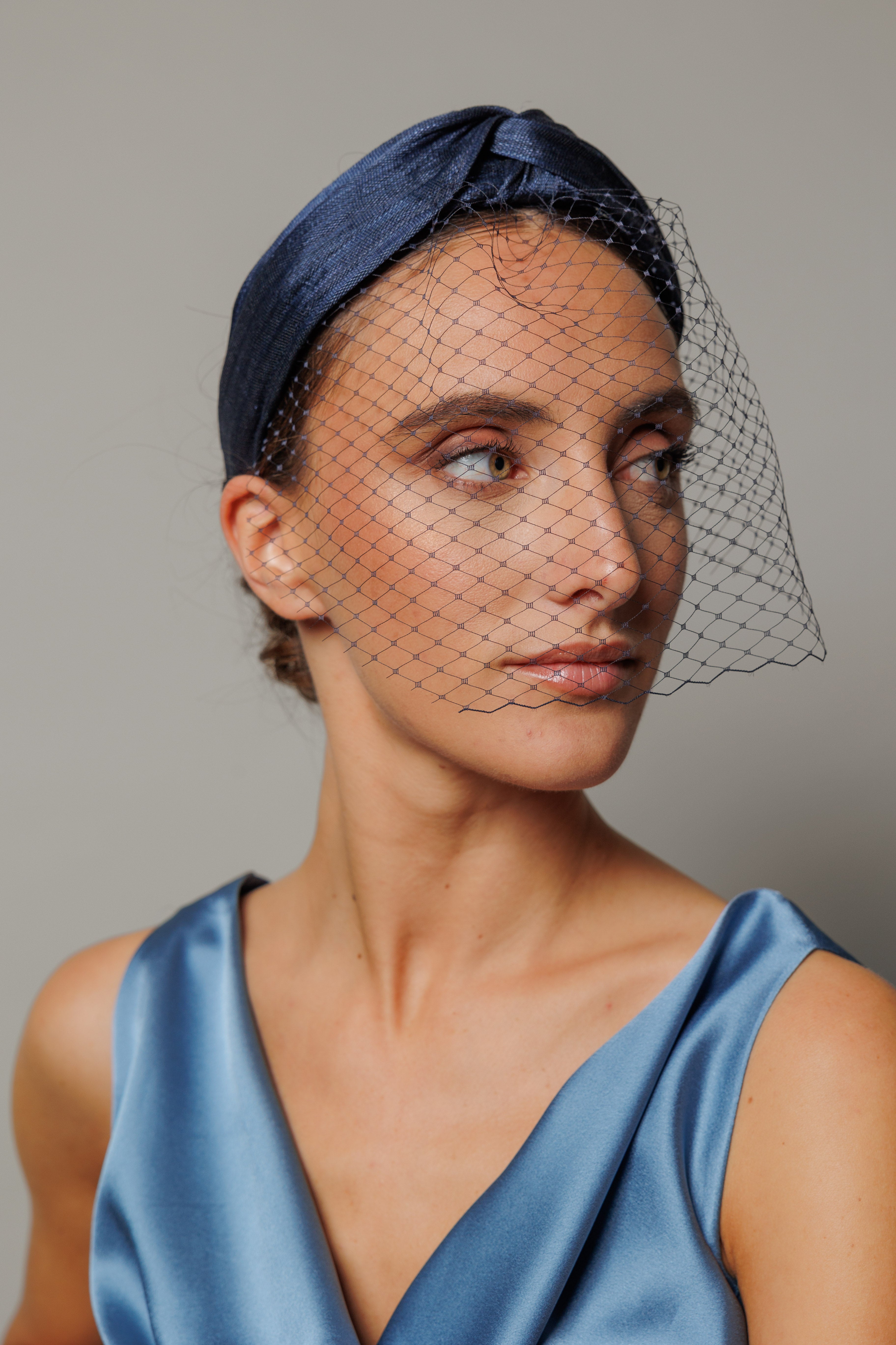 Diadema Baronesa azul añil