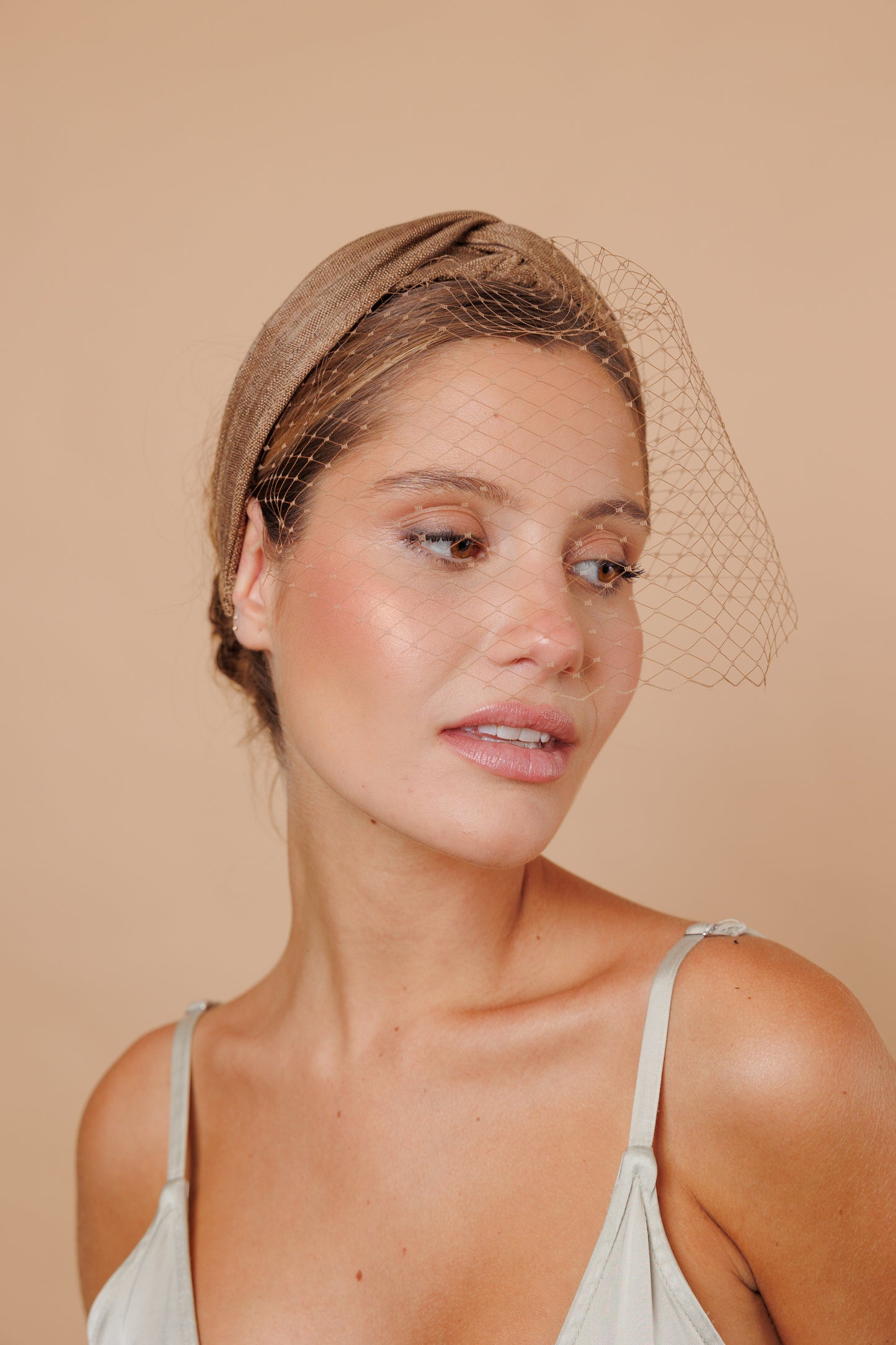 Diadema Baronesa chocolate