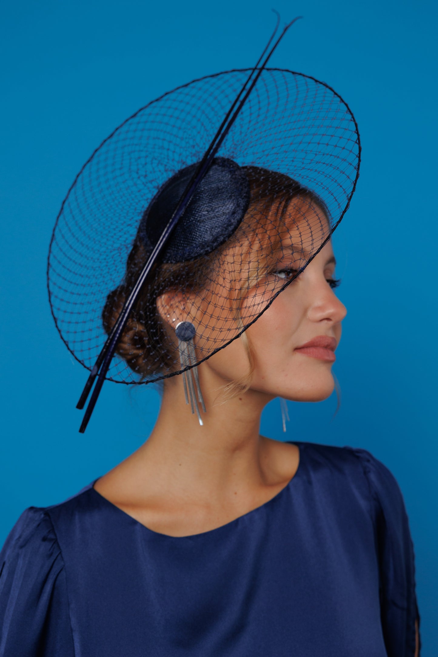 Tocado Fausta marino con raquis