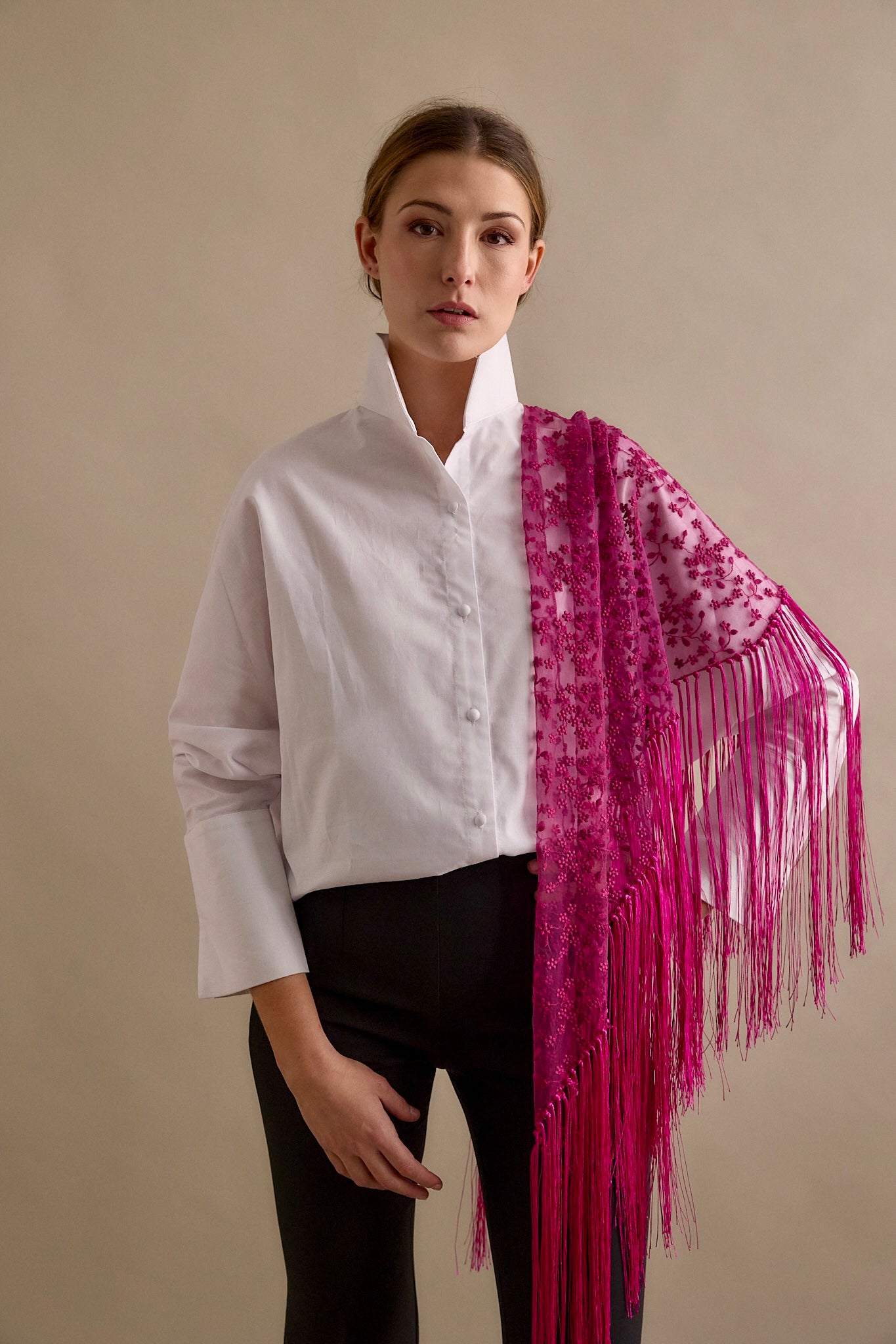 Mantoncillo Bordado Fucsia