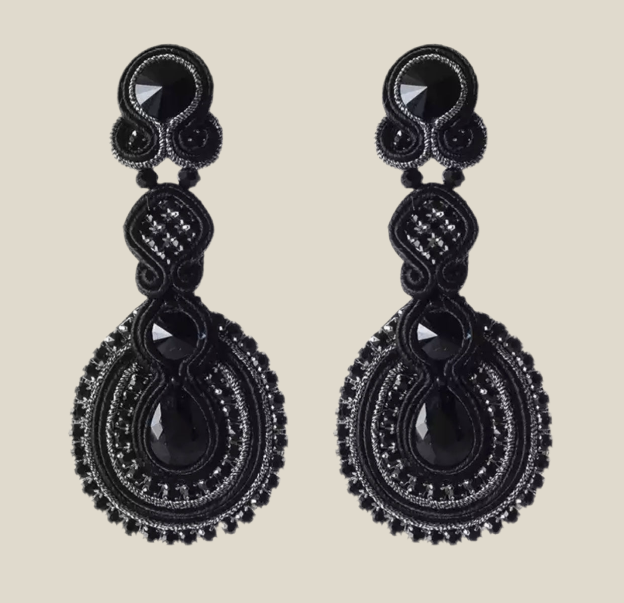 Pendientes Alcázar negros