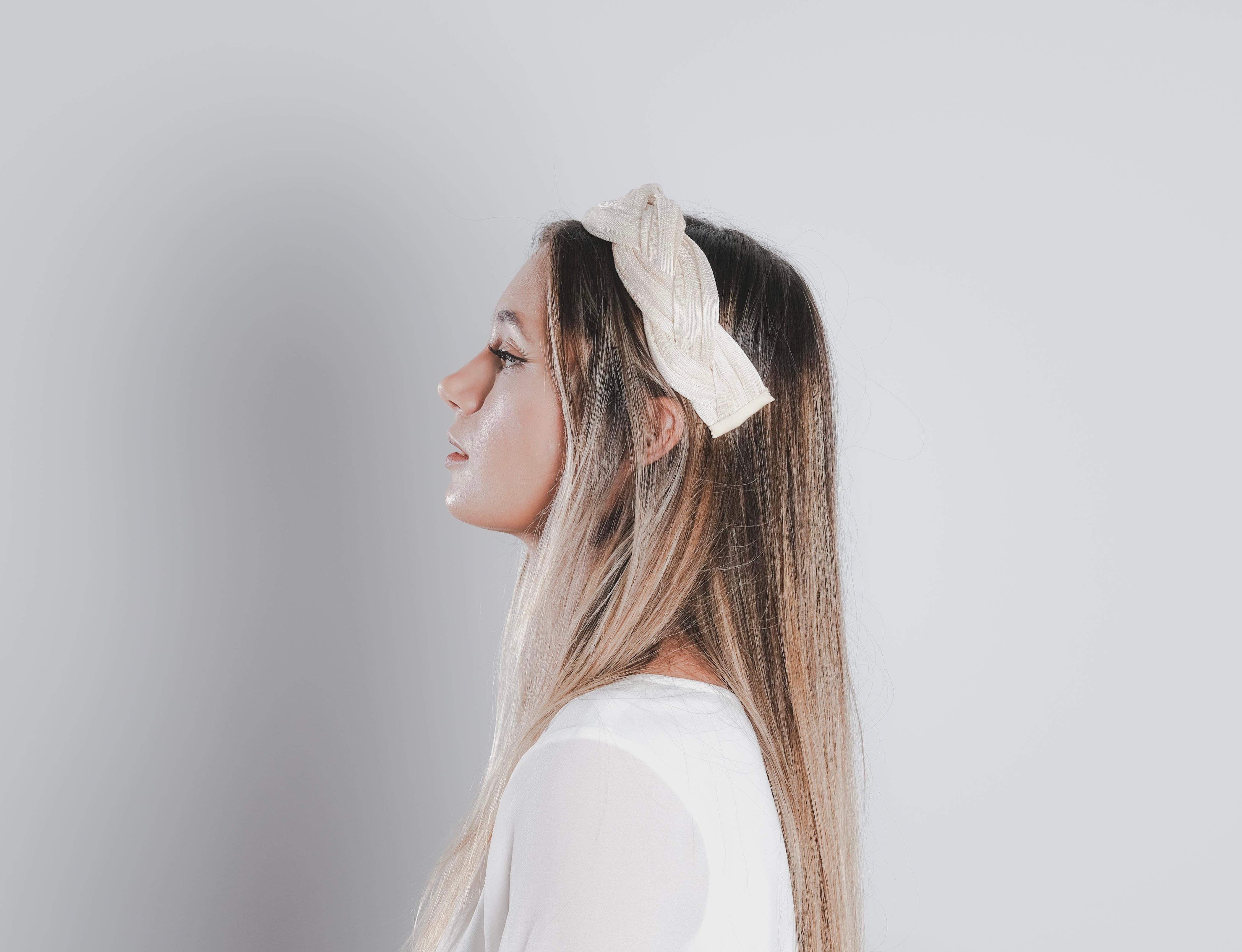 Diadema Infanta beige