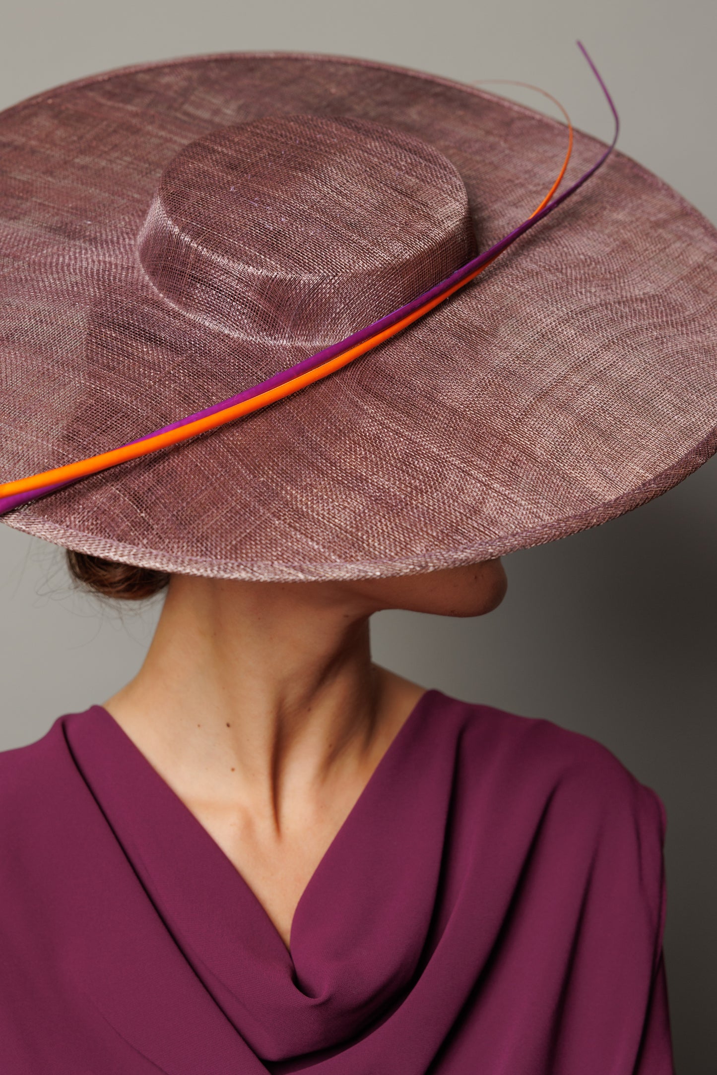 Pamela Catalina Morada con raquis