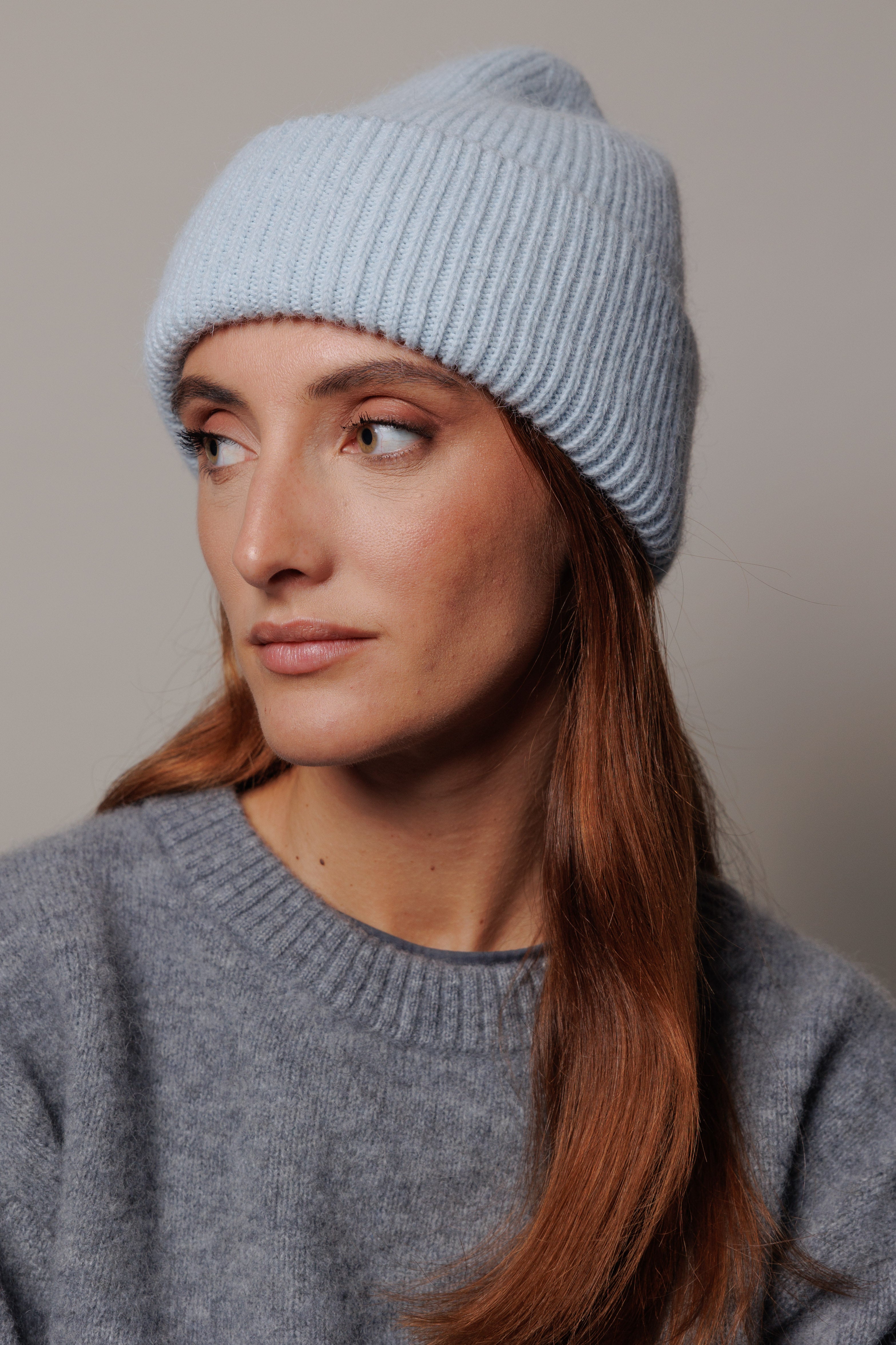 Gorro de punto azul bebé