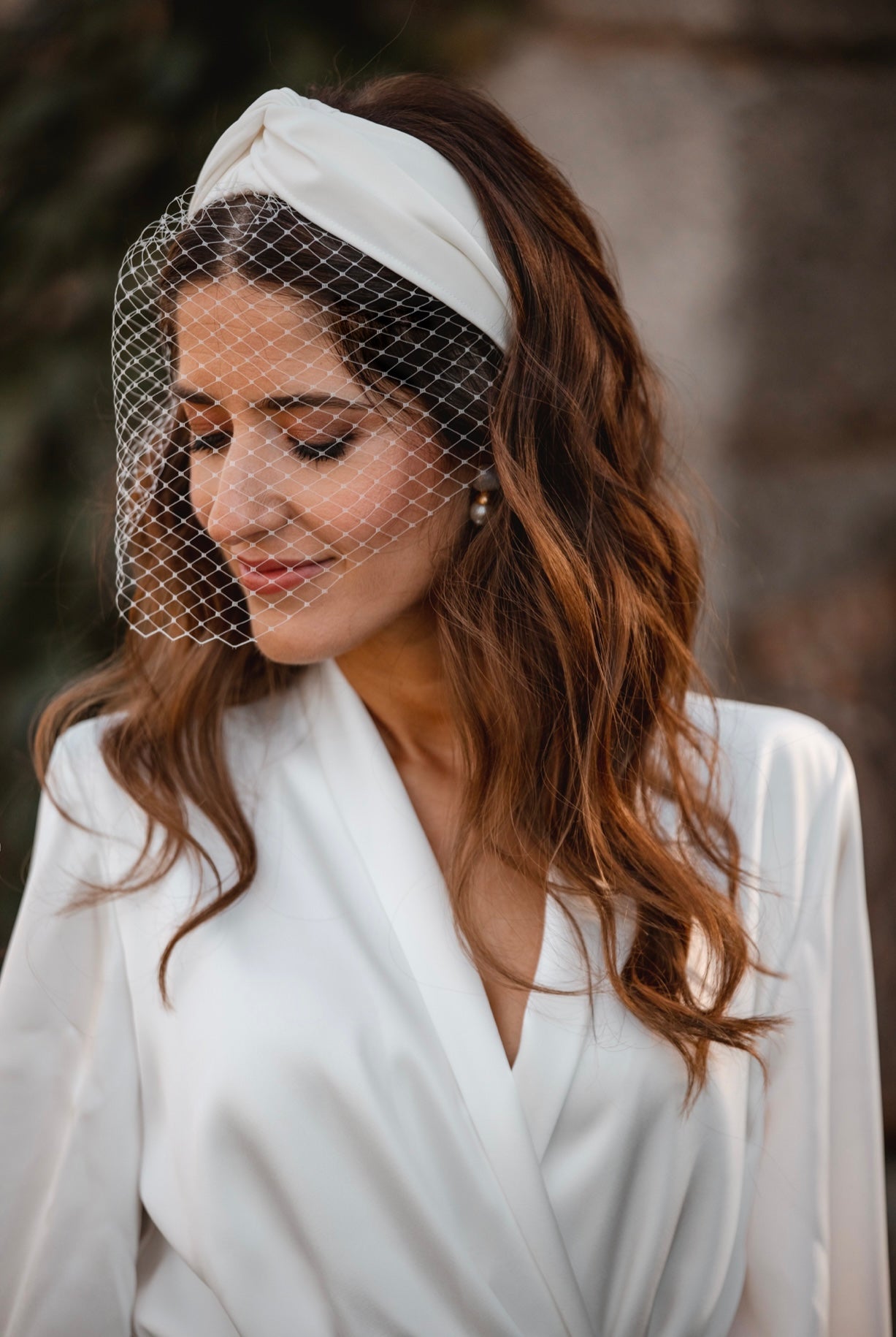 Diadema Baronesa blanca de crepe