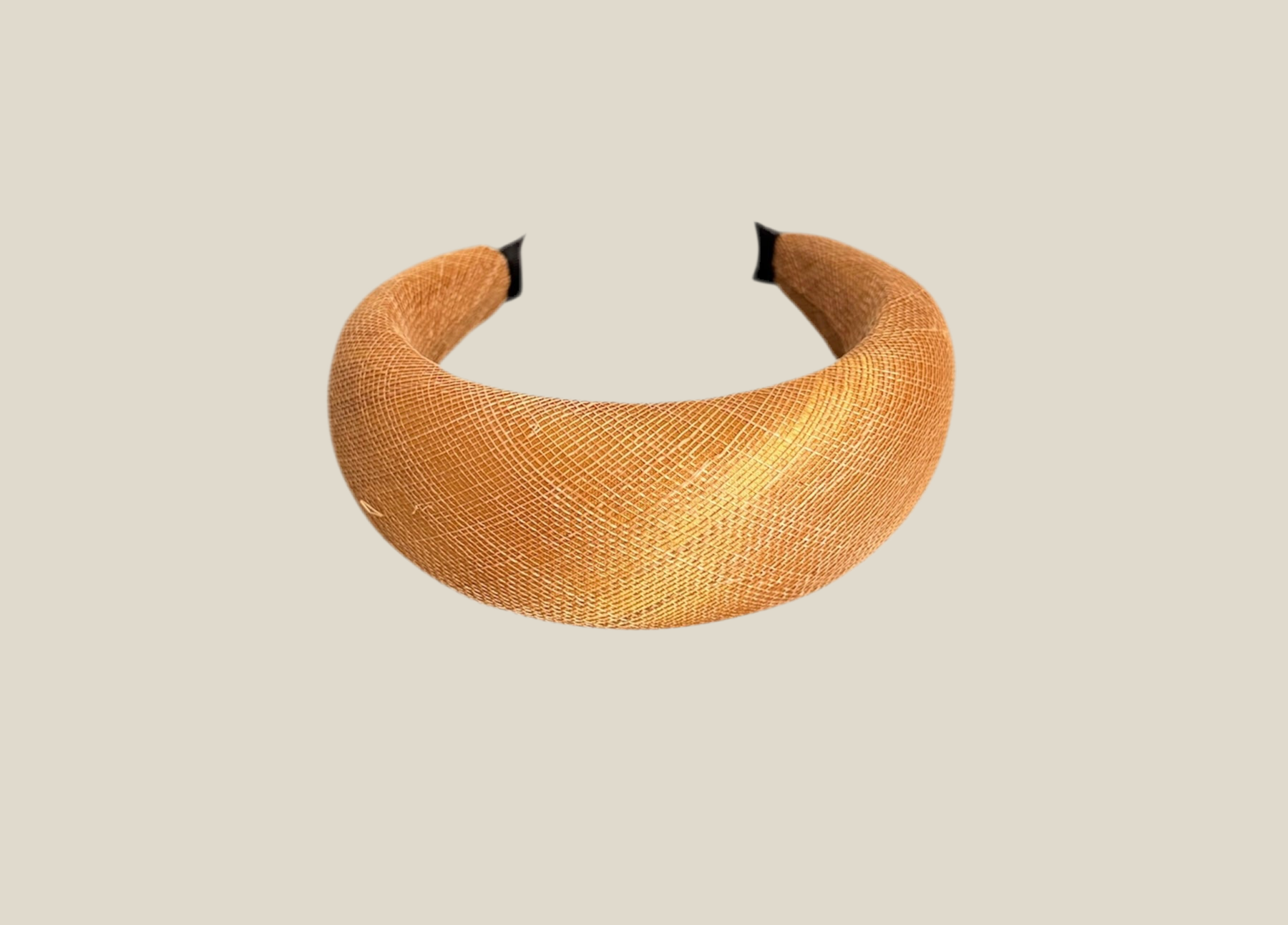 Diadema Roca de sinamay camel