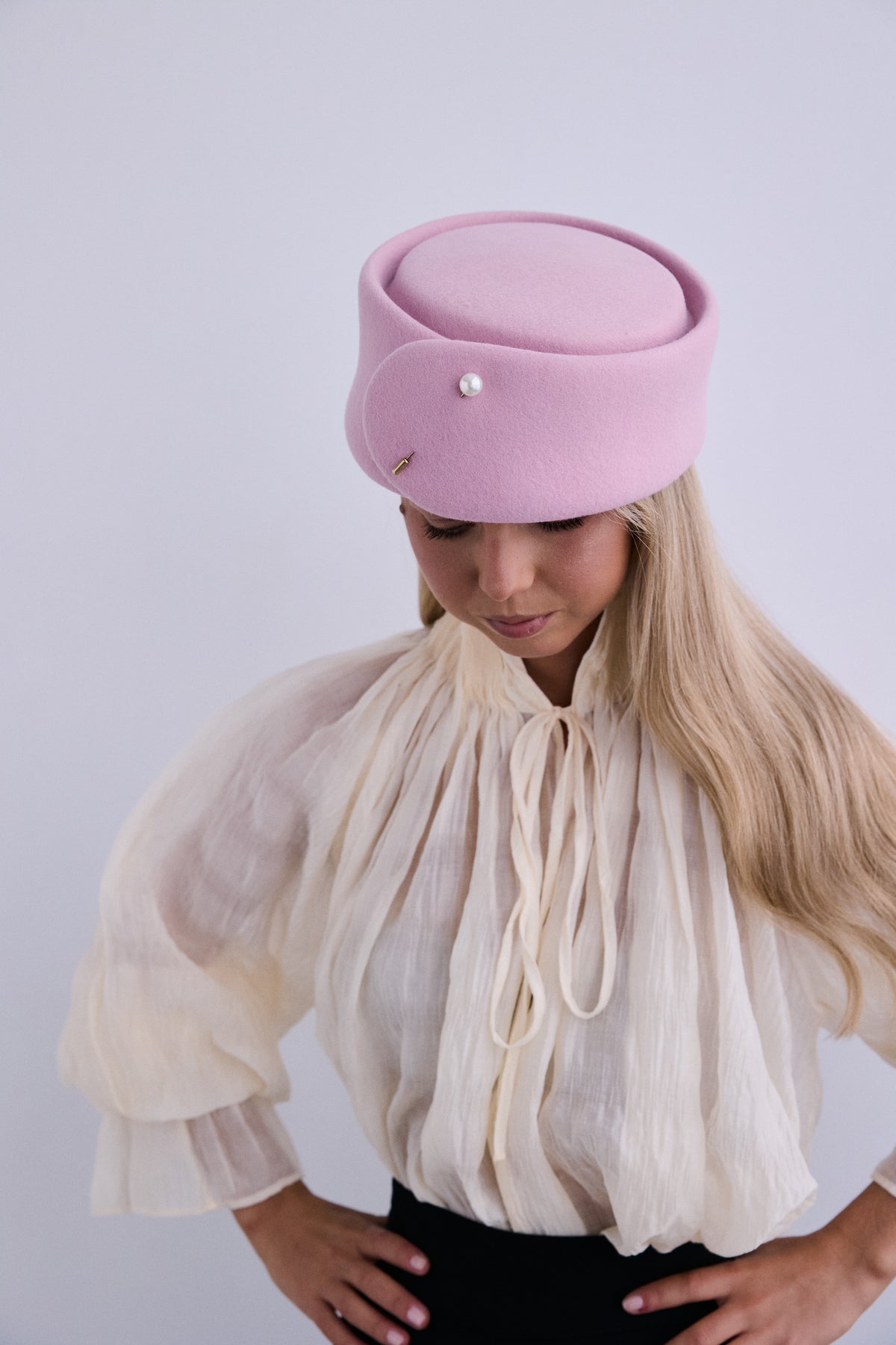 Tocado Casquete Jacqueline rosa