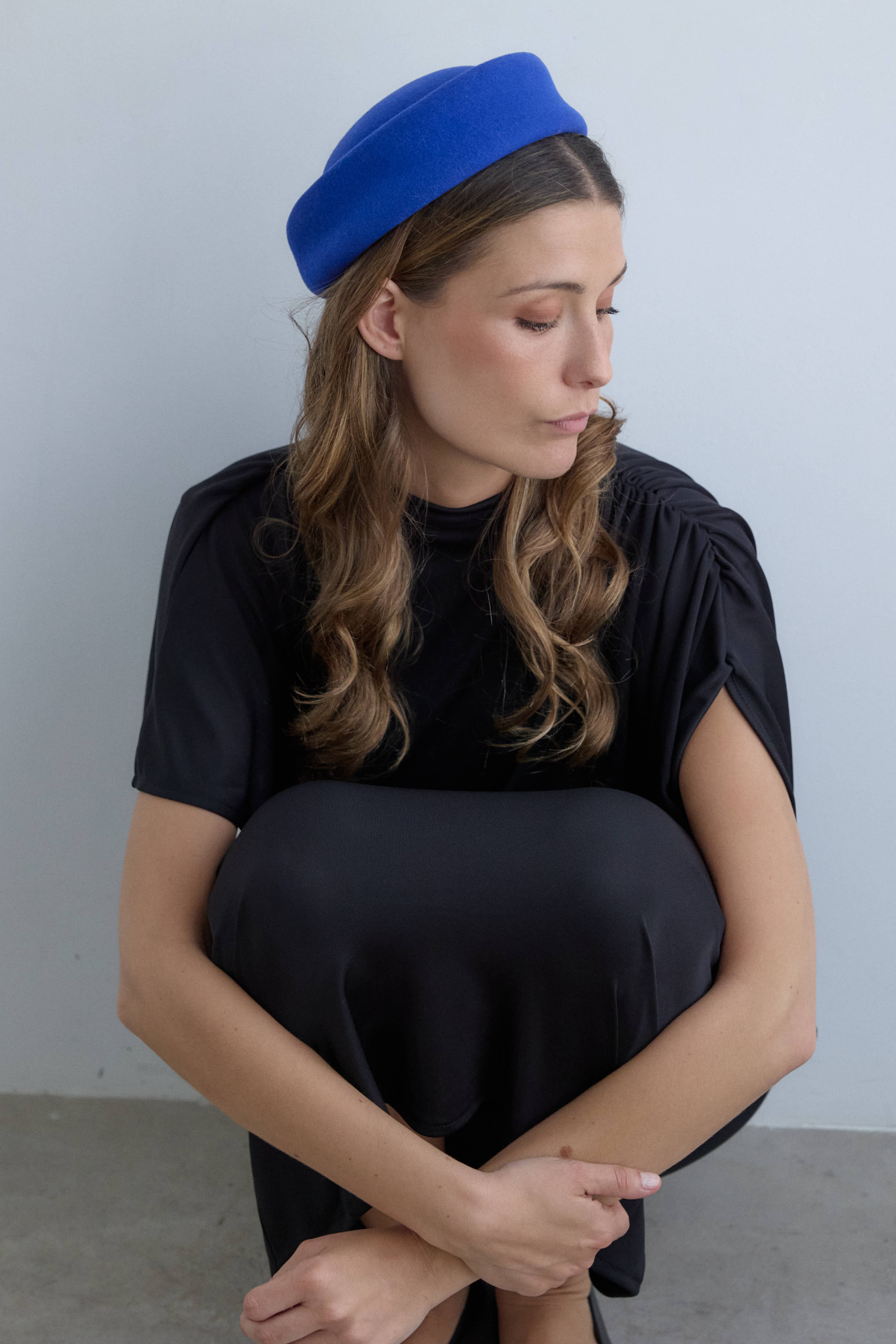 Tocado Casquete Jackie azul klein mini