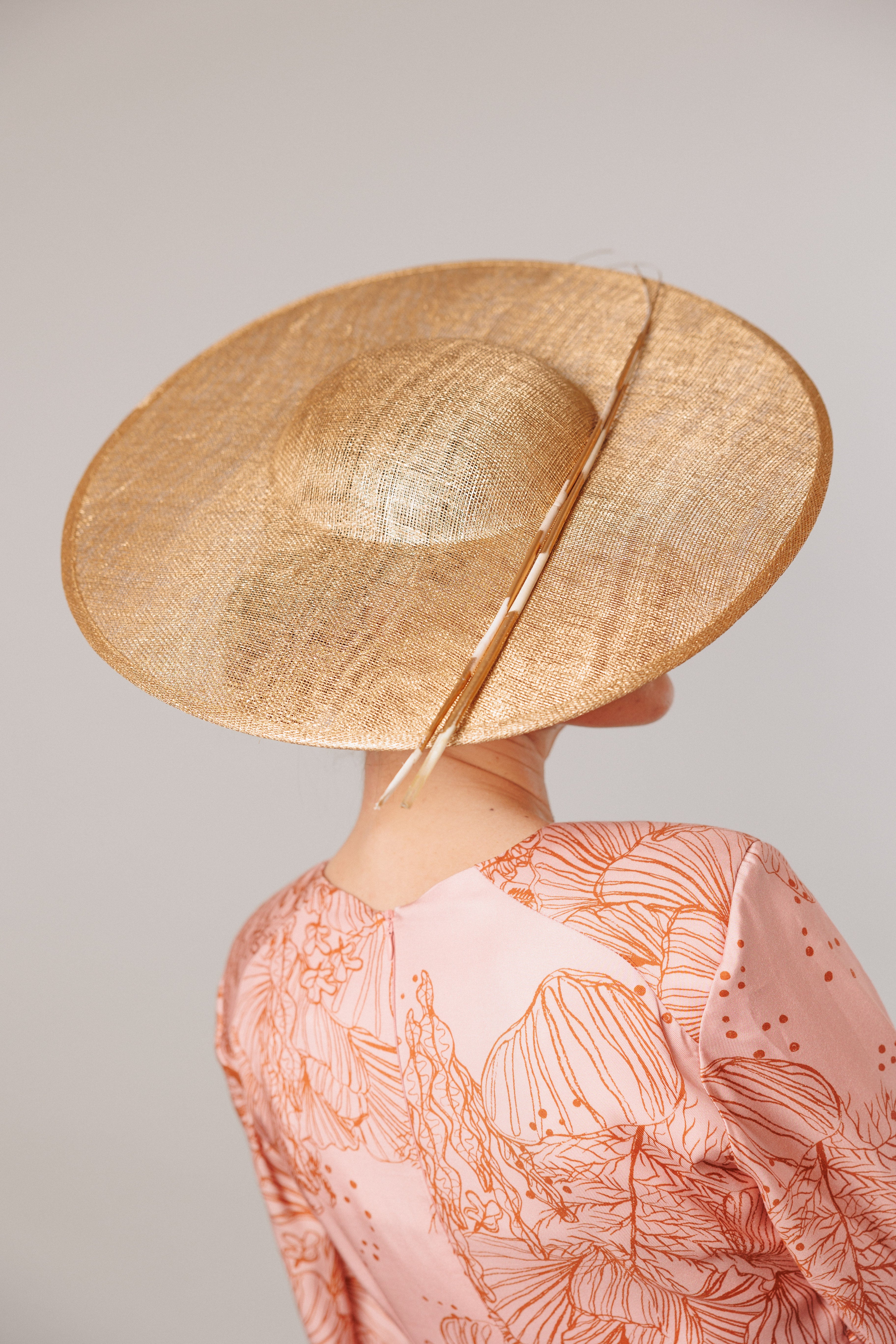 Pamela Sol dorada con raquis