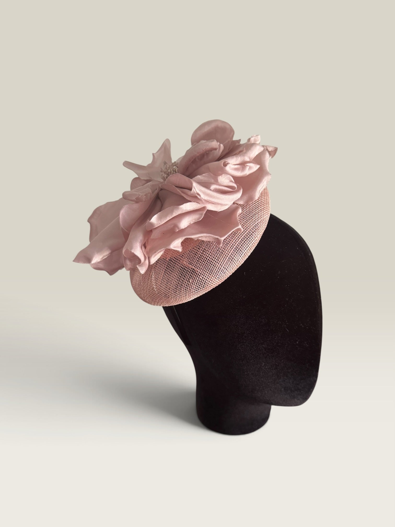 Tocado Agnes Rosa