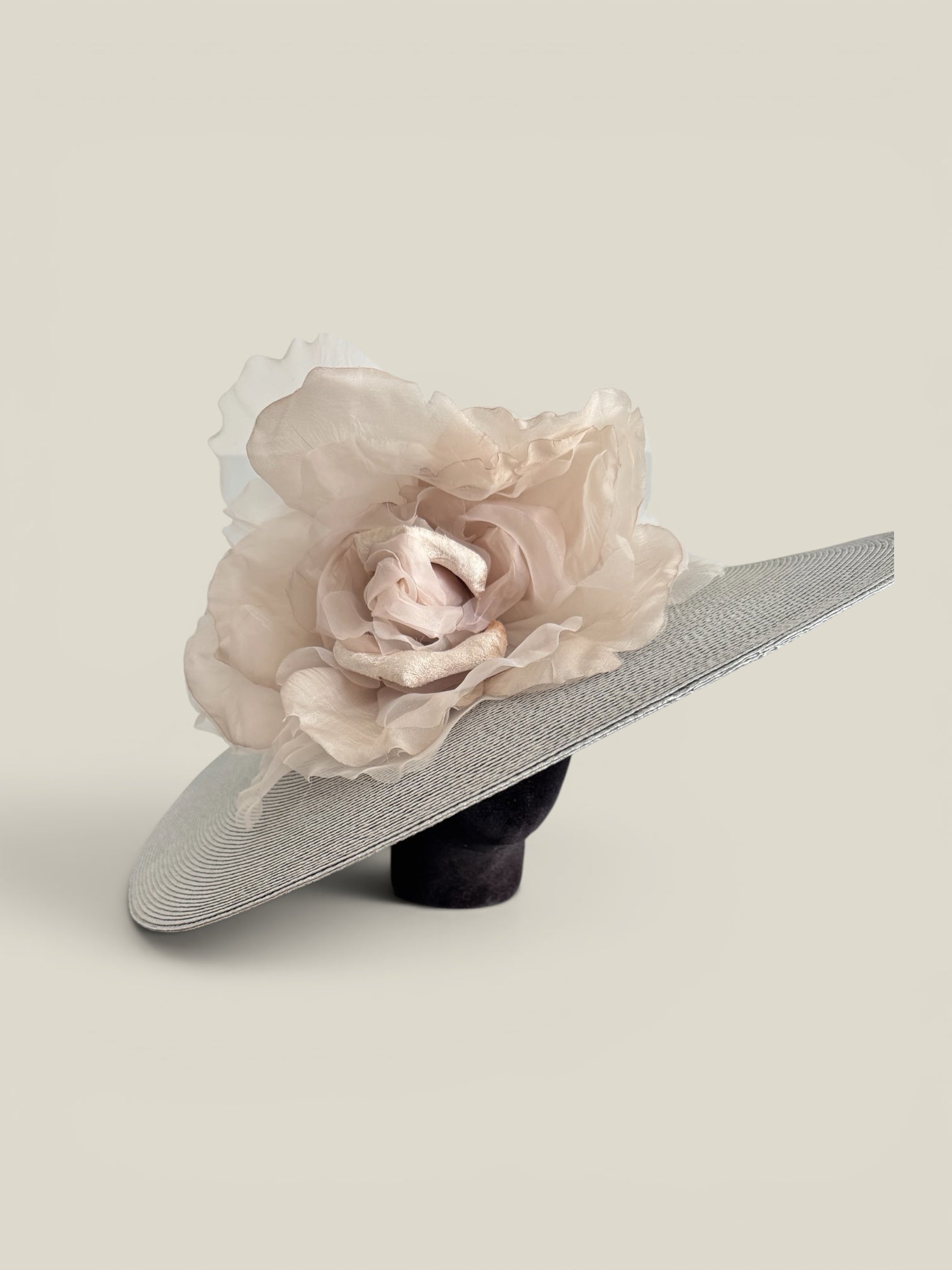 Pamela Raimunda gris