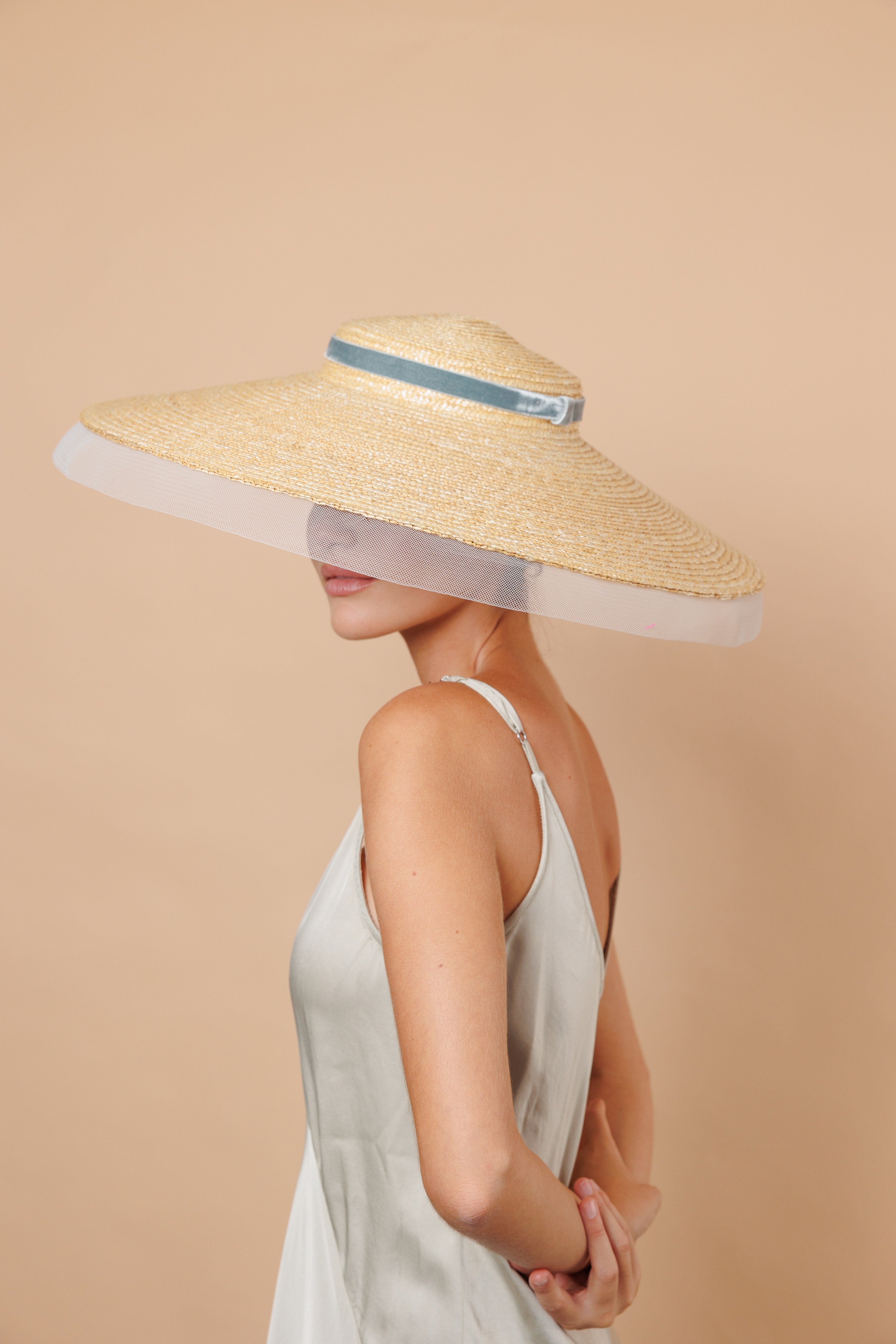 Pamela Sonsoles de paja natural