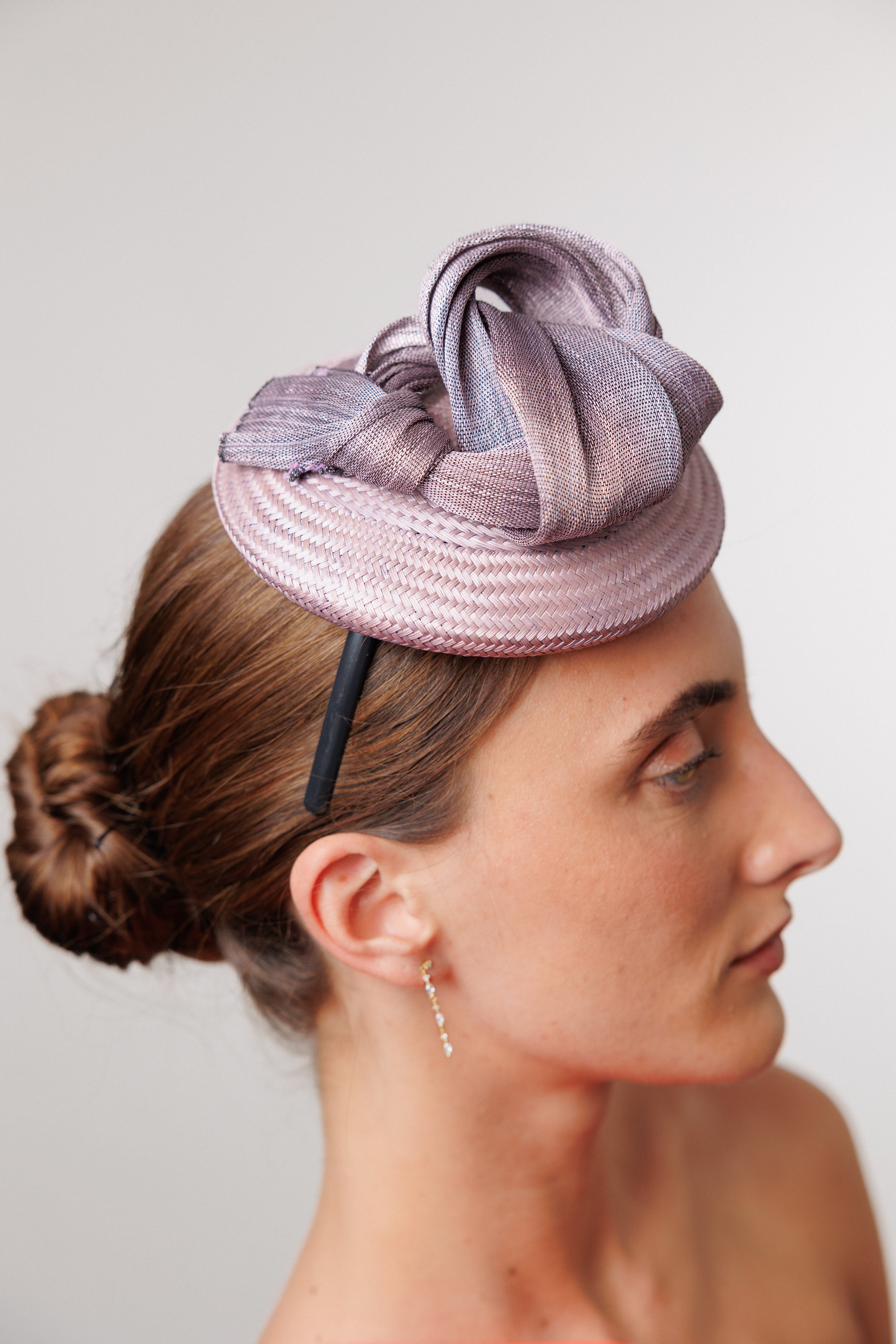 Tocado Morgana lila