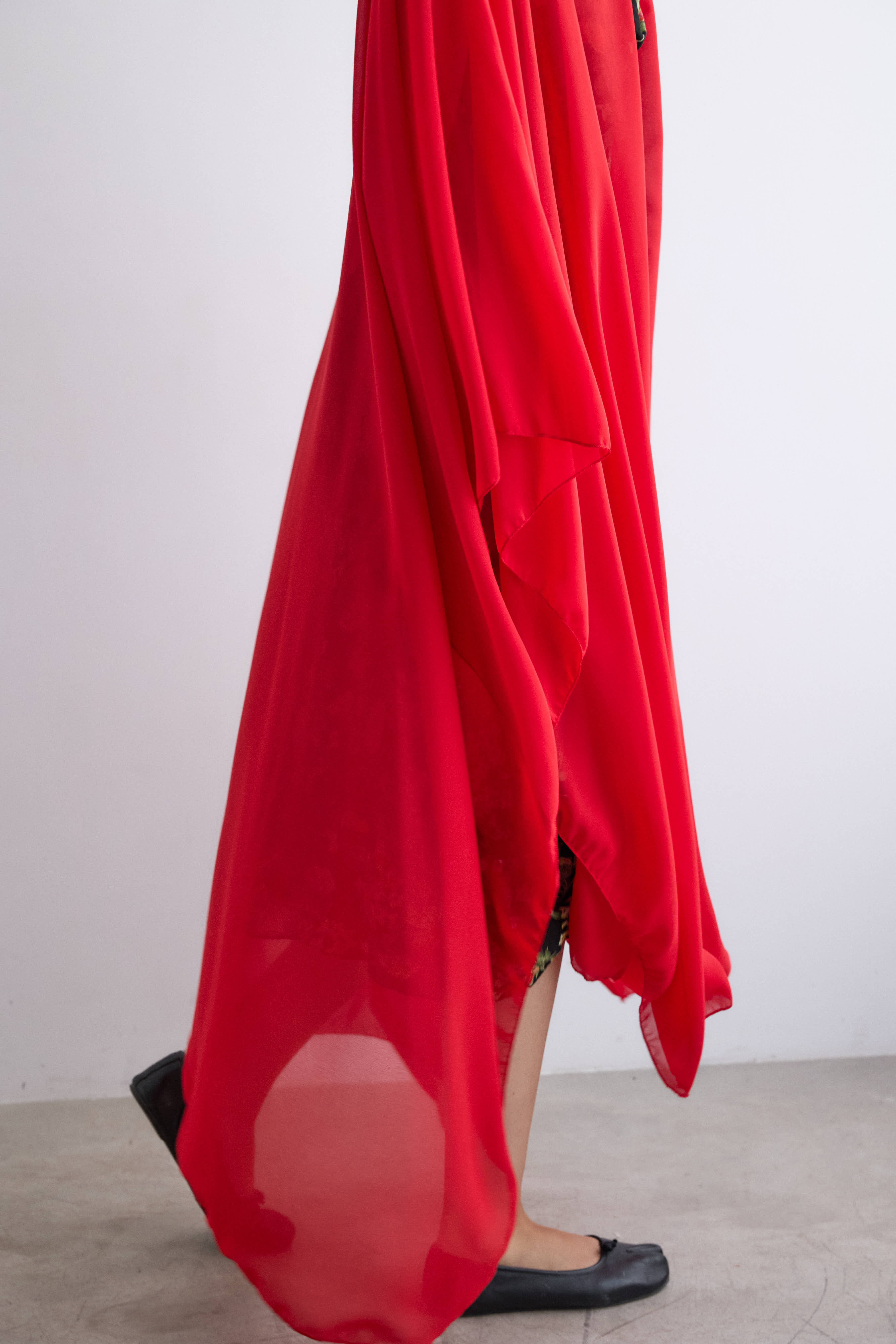 Capa de crepe larga roja