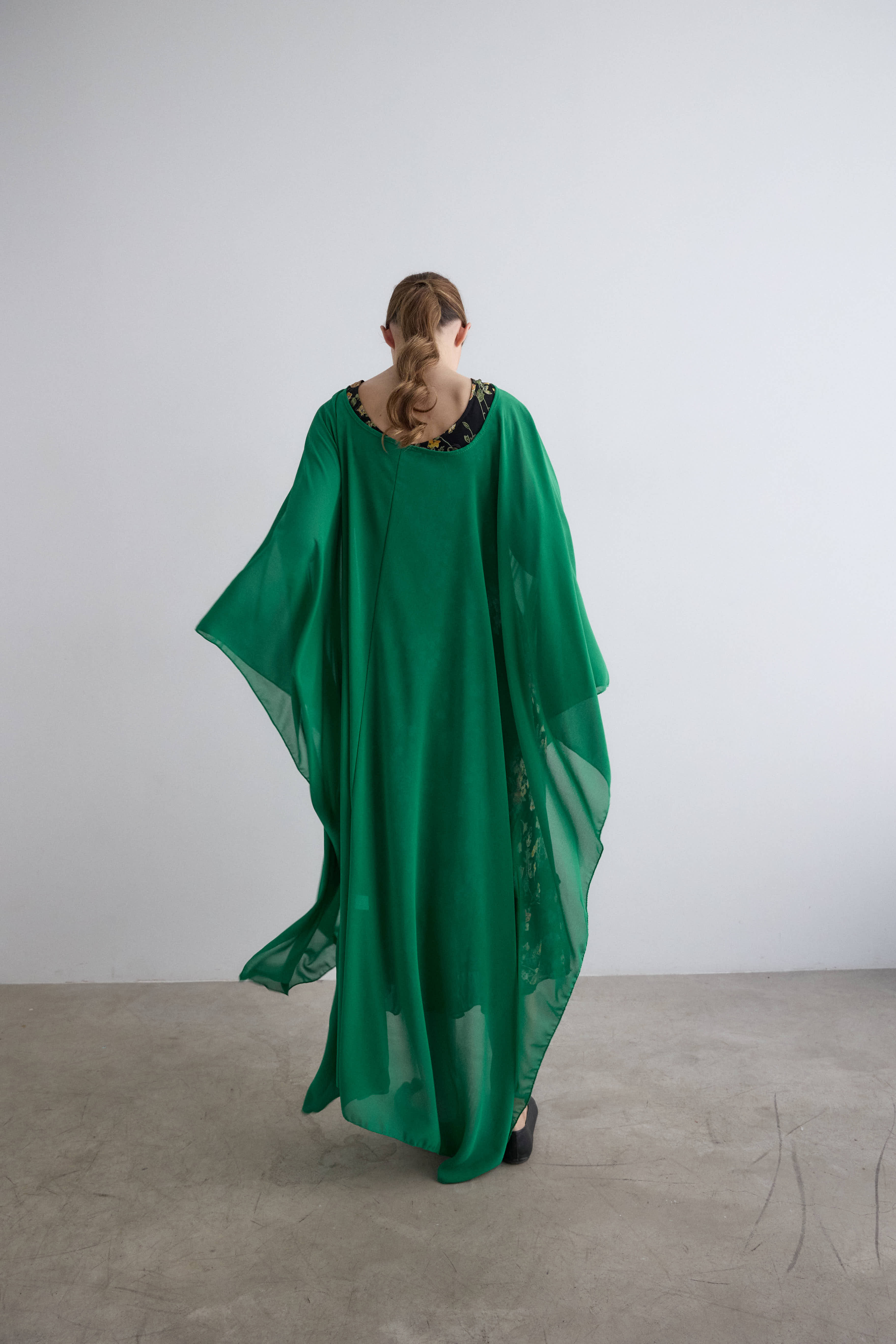 Capa de crepe larga verde