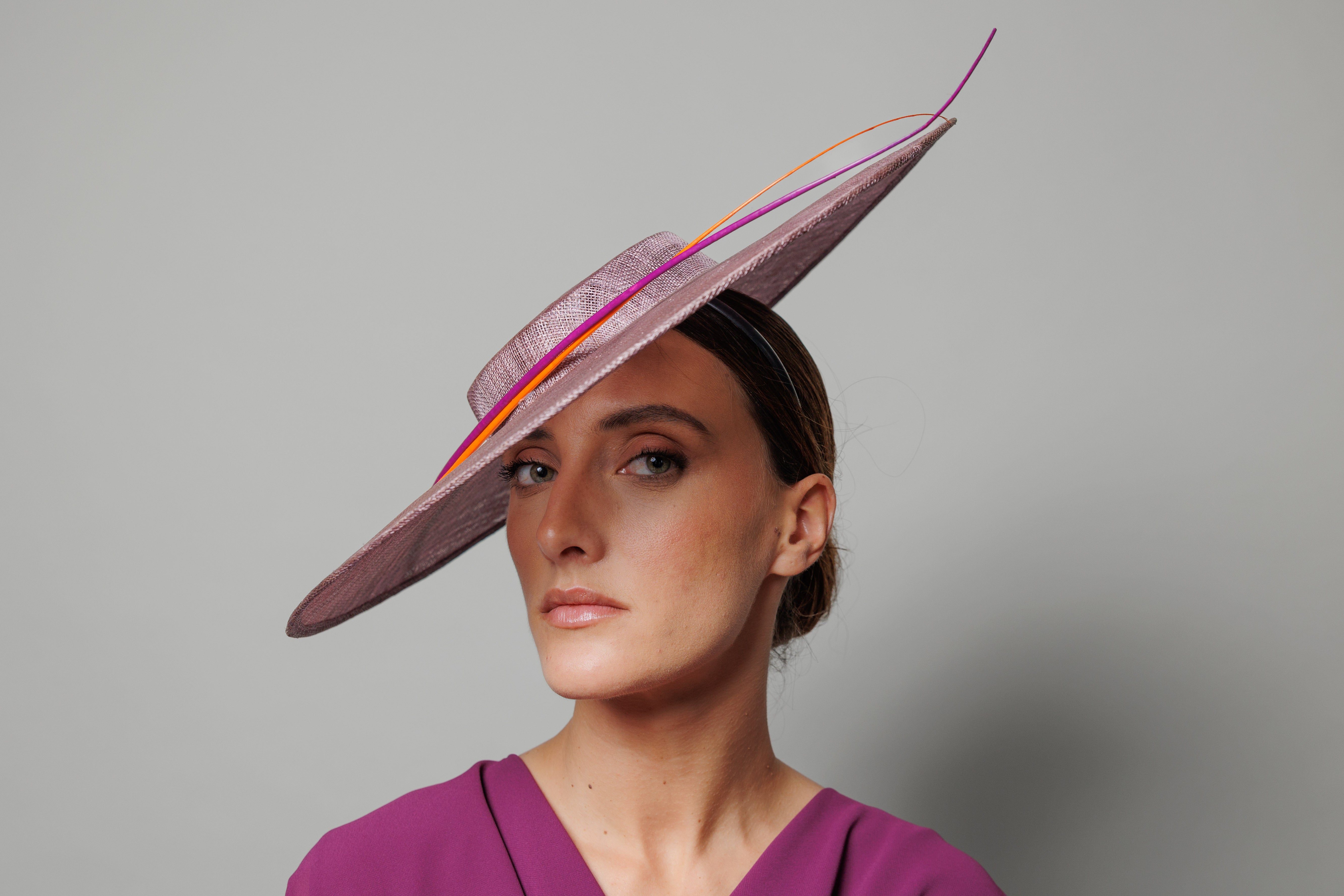 Pamela Catalina Morada con raquis