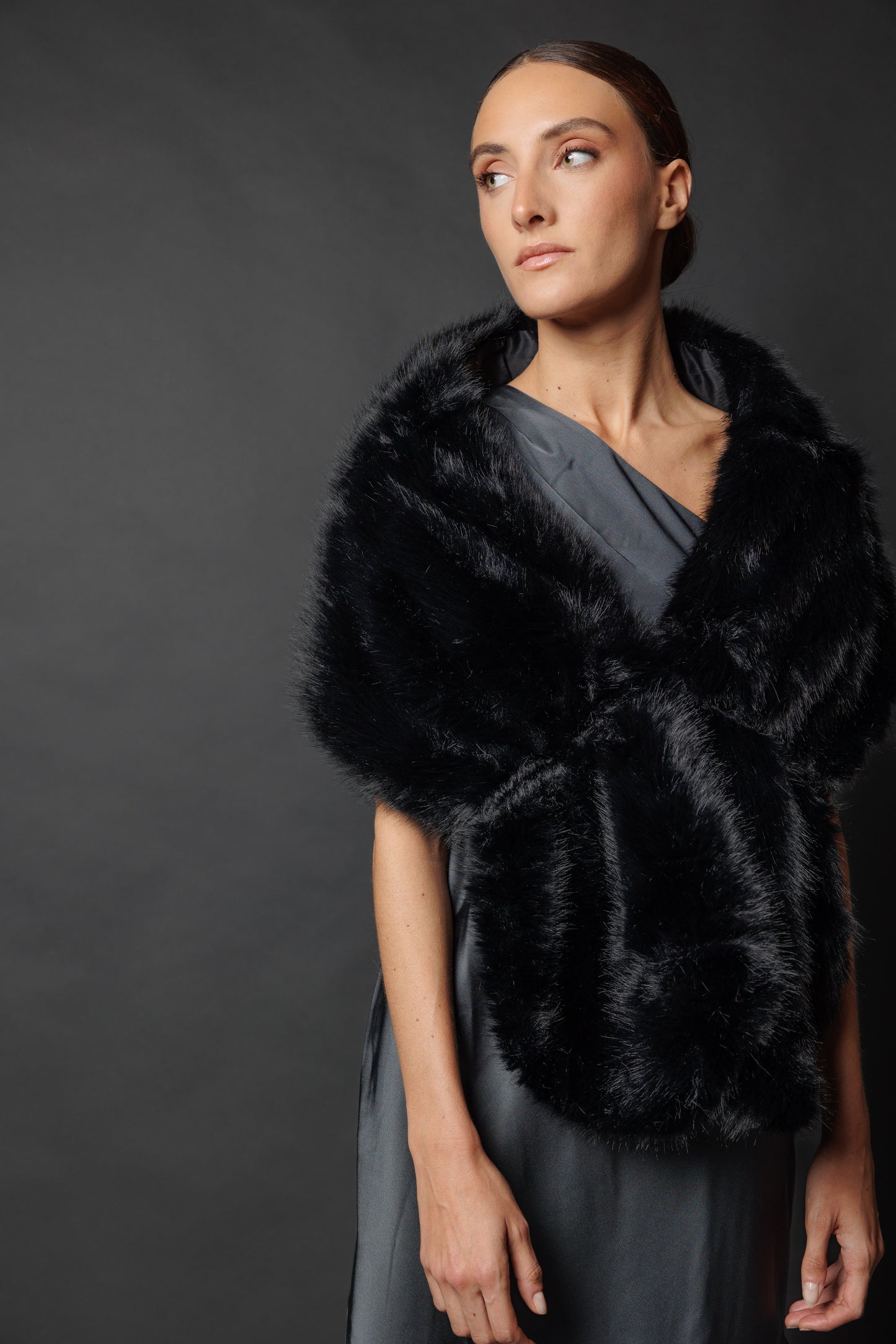 Estola de pelo negra