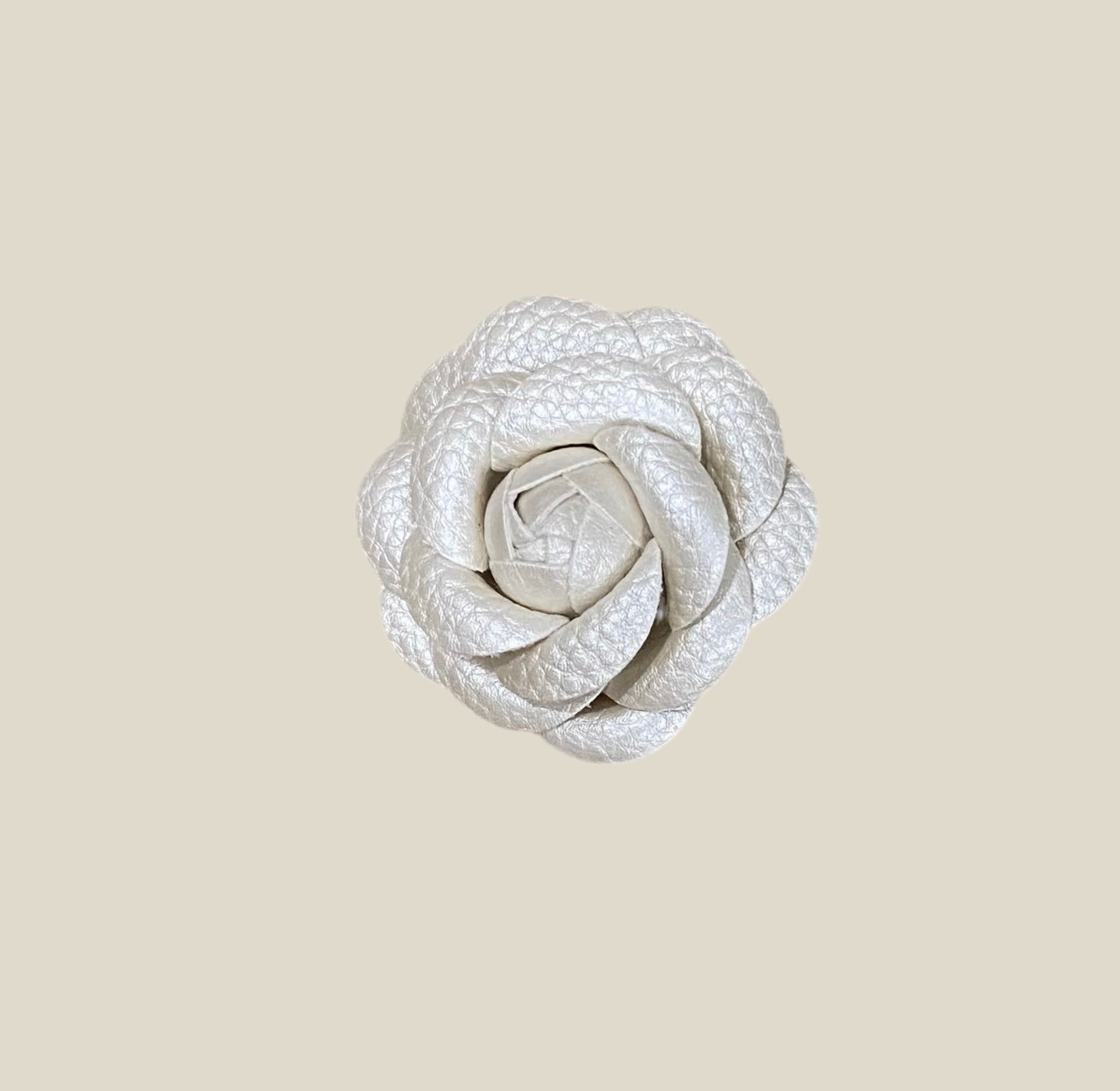 Broche Camelia plata