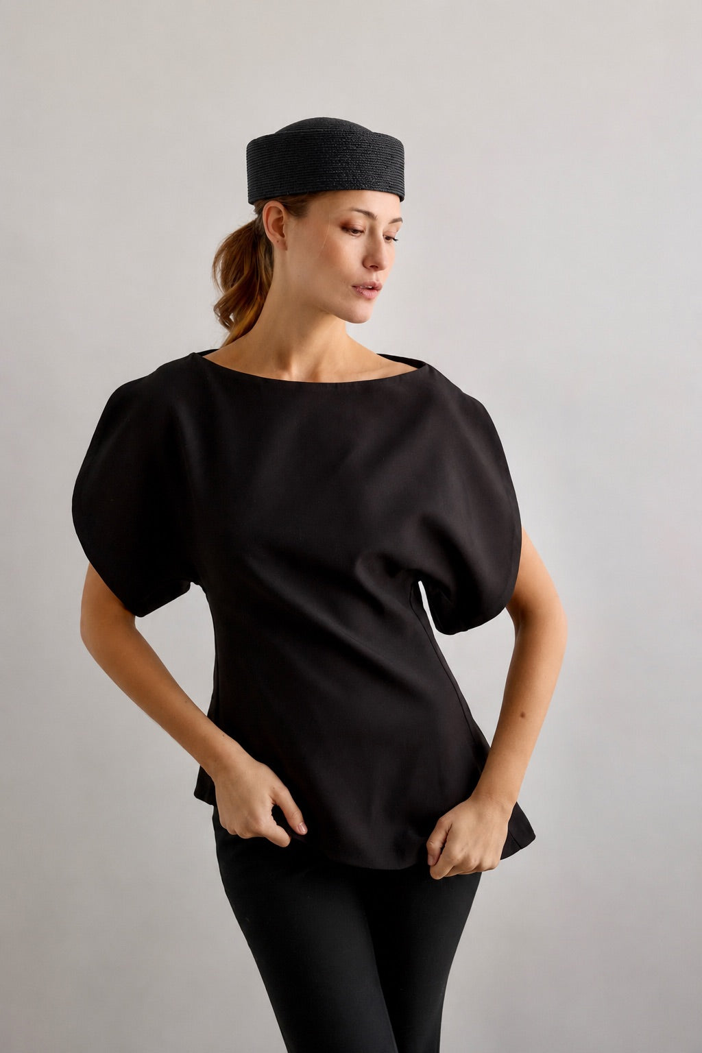Claude black beanie