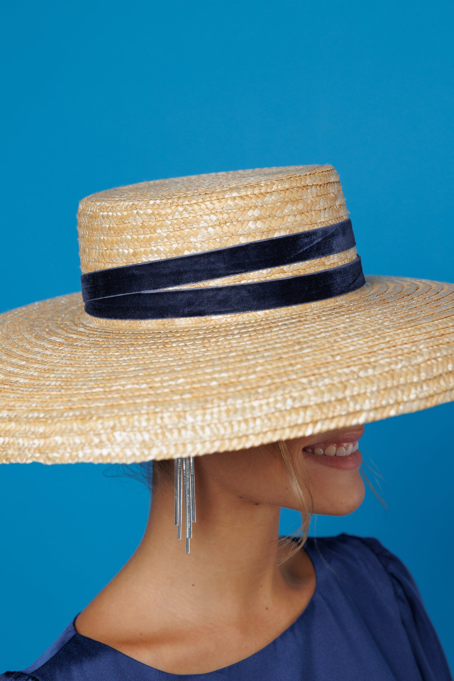 Pamela Holly beige con cinta rosa