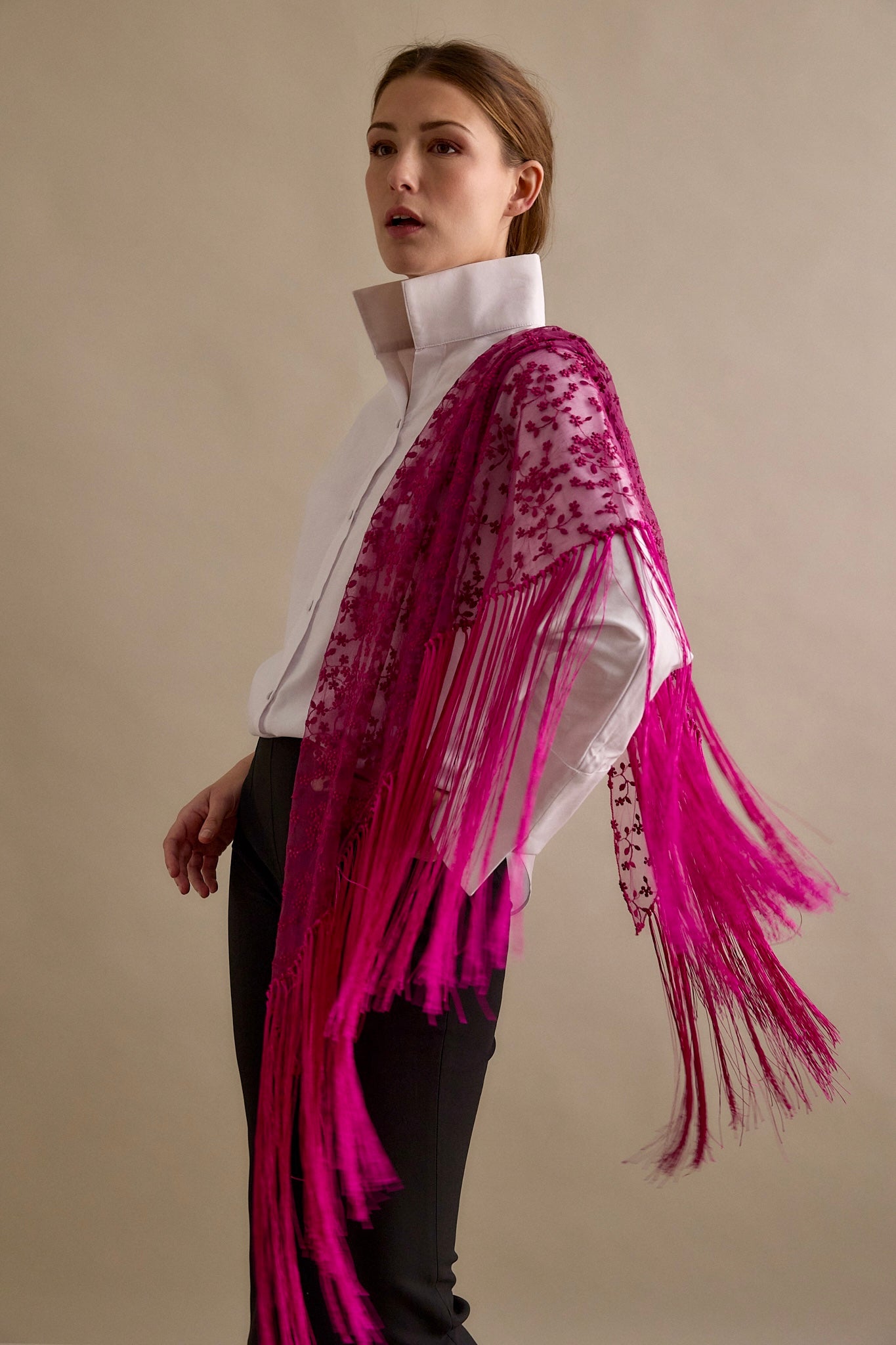 Mantoncillo Bordado Fucsia