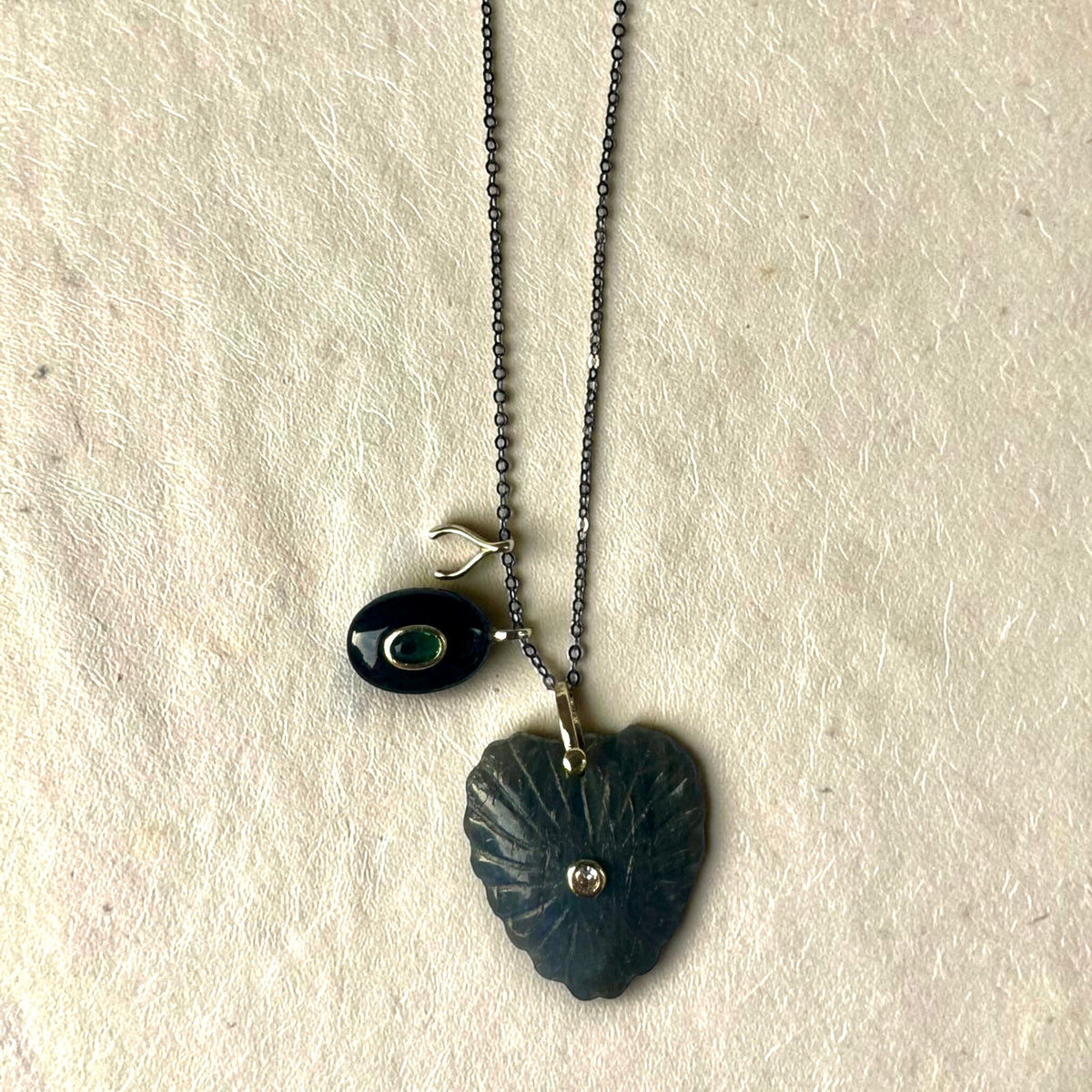Collar Corazón negro