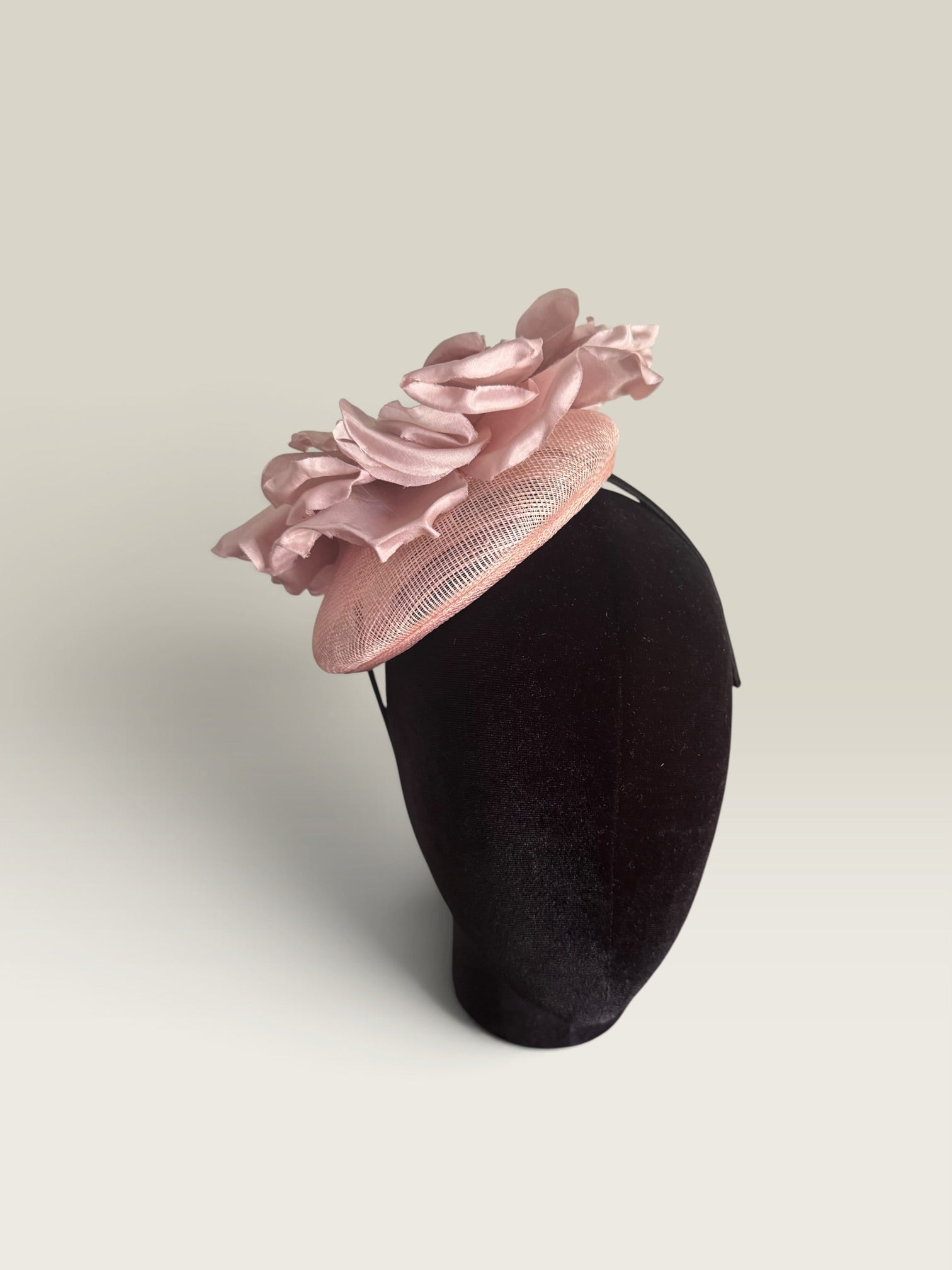 Tocado Agnes Rosa