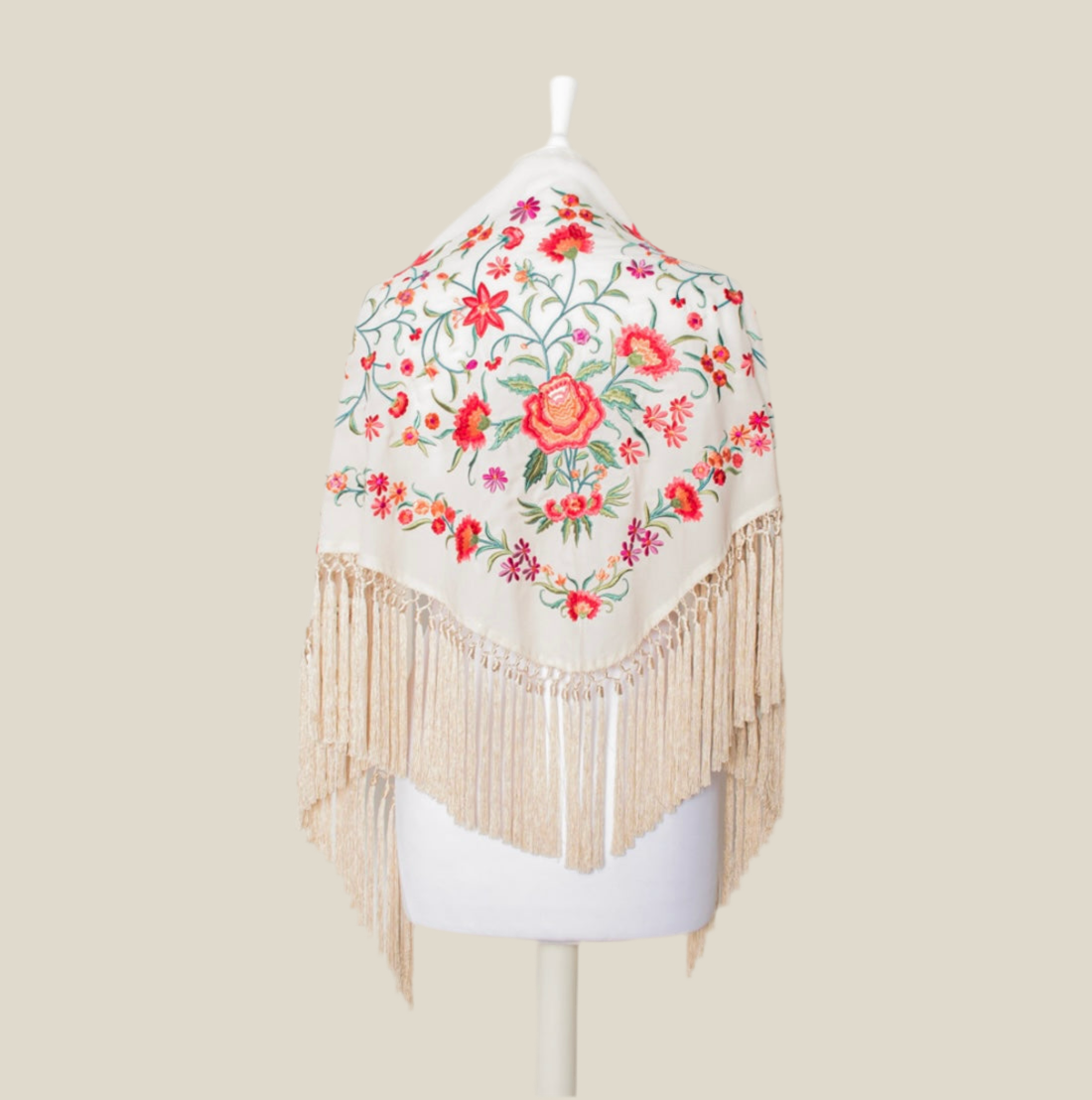 Mantoncillo Crudo Bordado