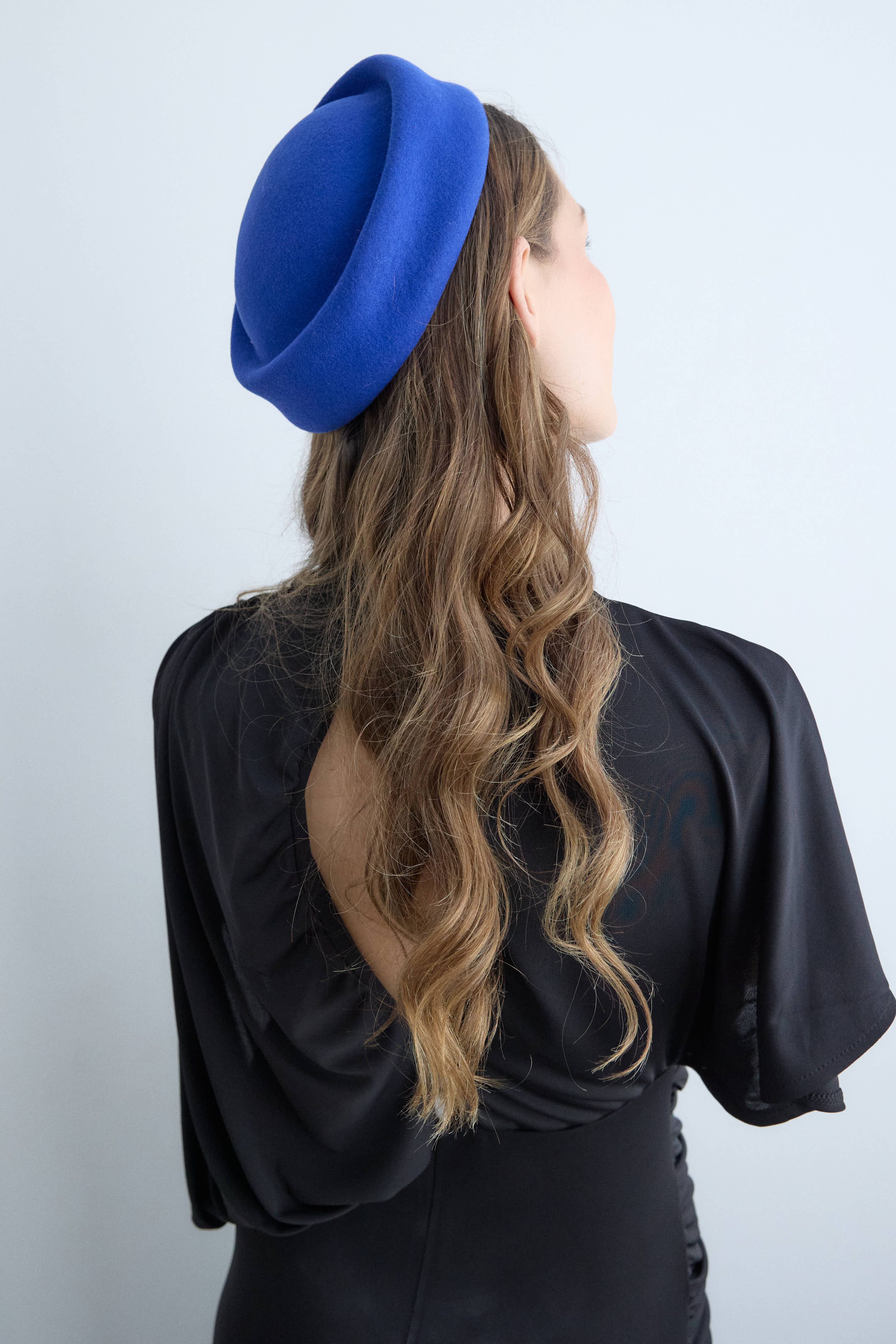 Tocado Casquete Jackie azul klein mini