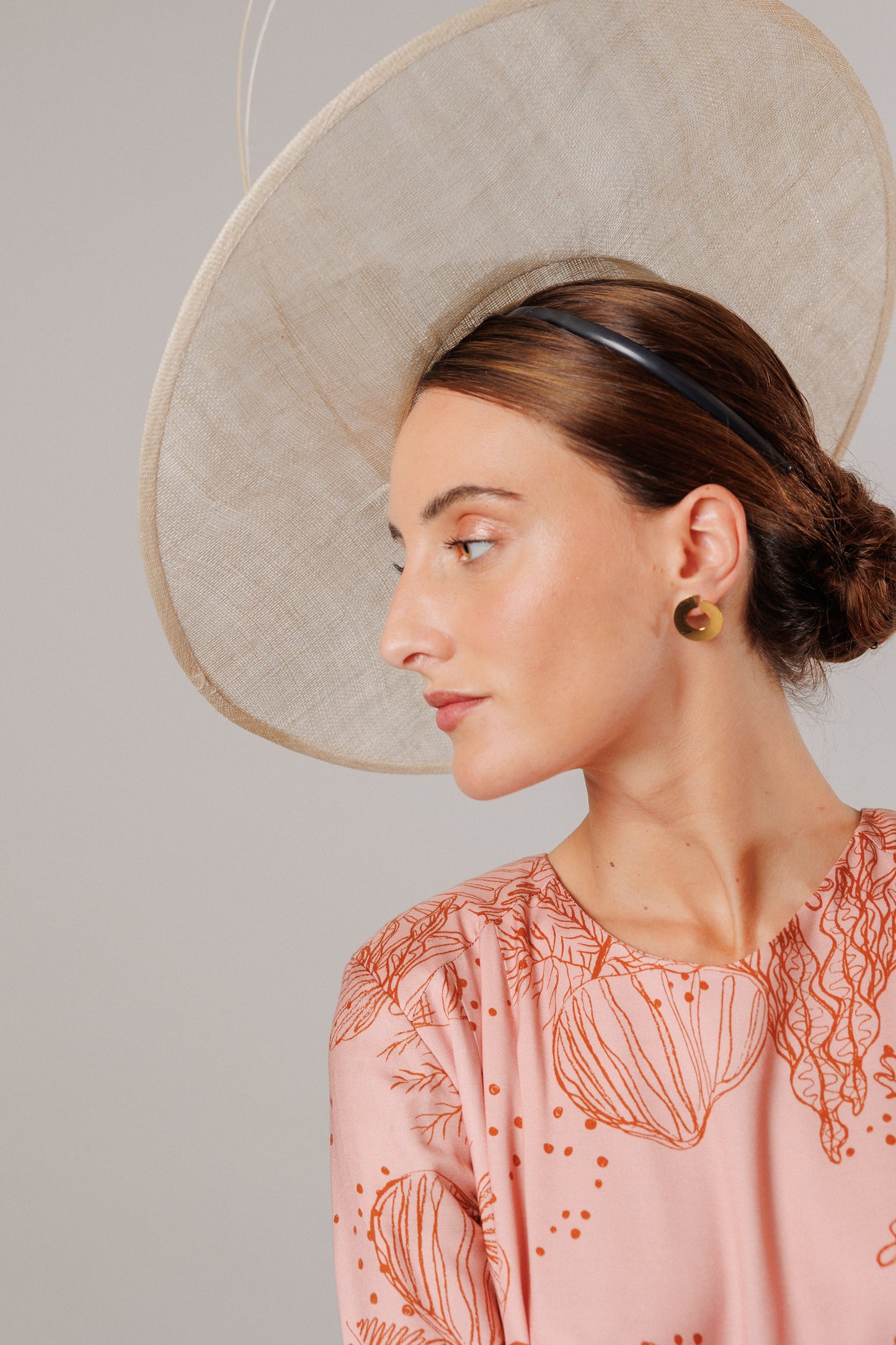 Pamela Catalina beige con raquis