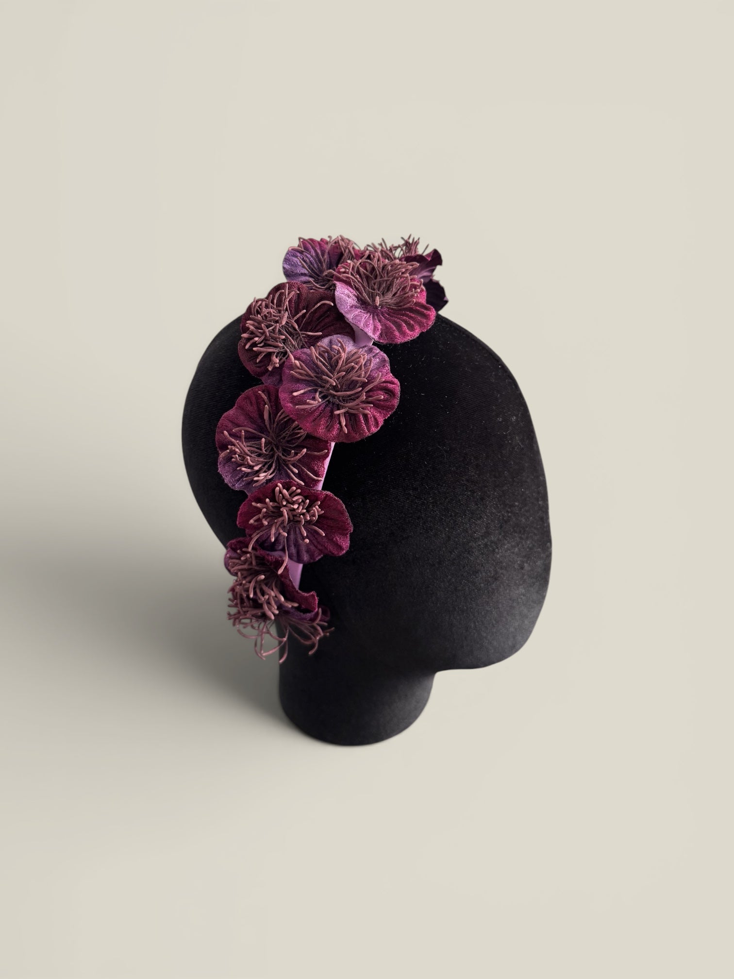 Diadema Dalia berenjena