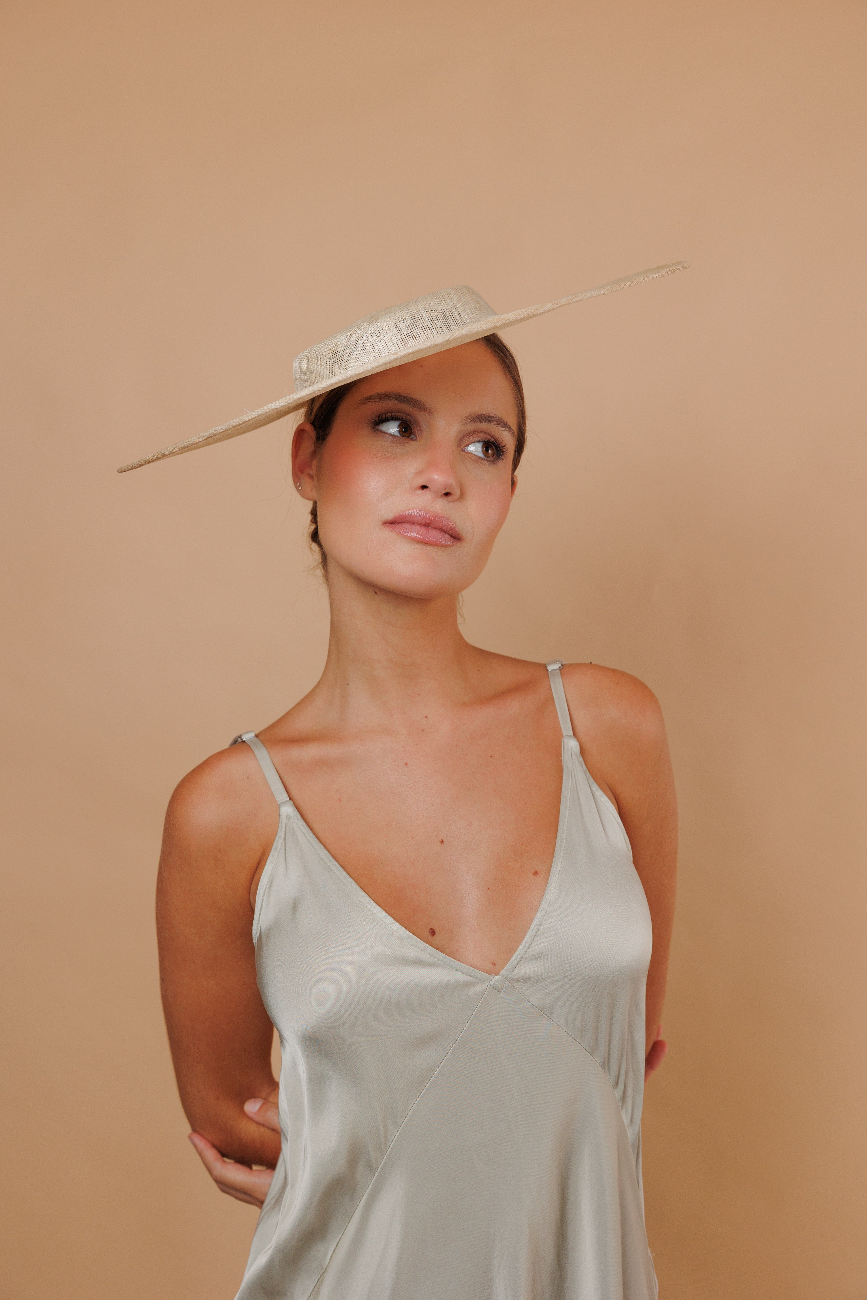 Pamela Catalina beige