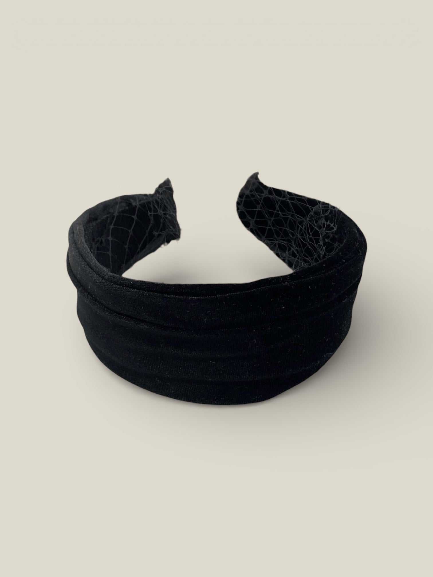 Diadema Duquesa negra terciopelo