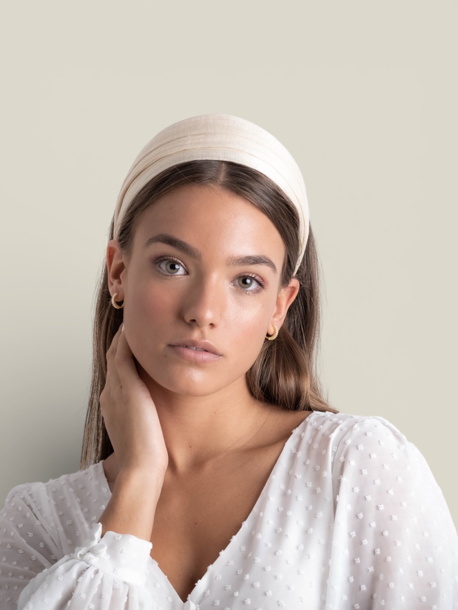 Diadema Duquesa beige