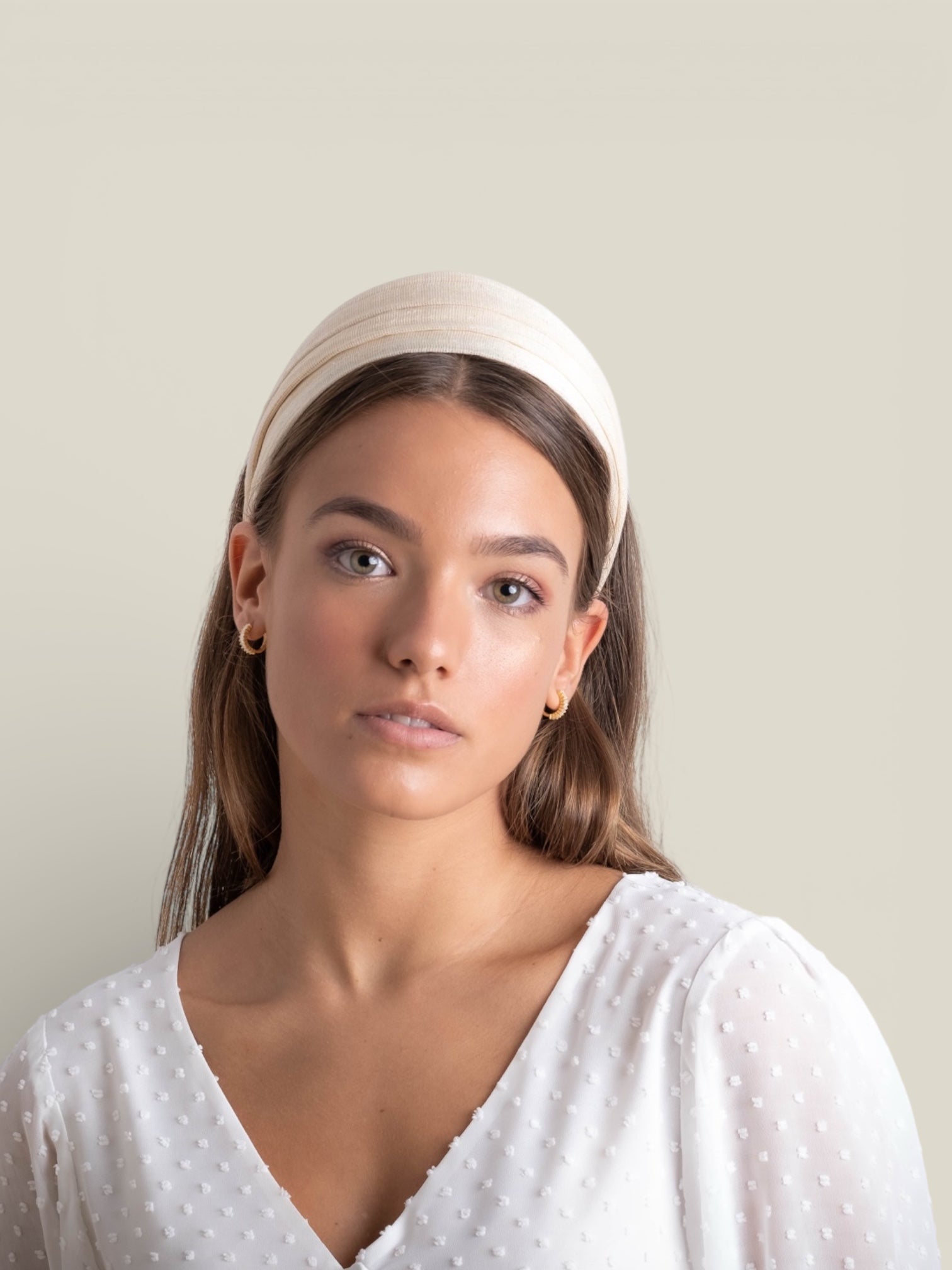 Diadema Duquesa beige