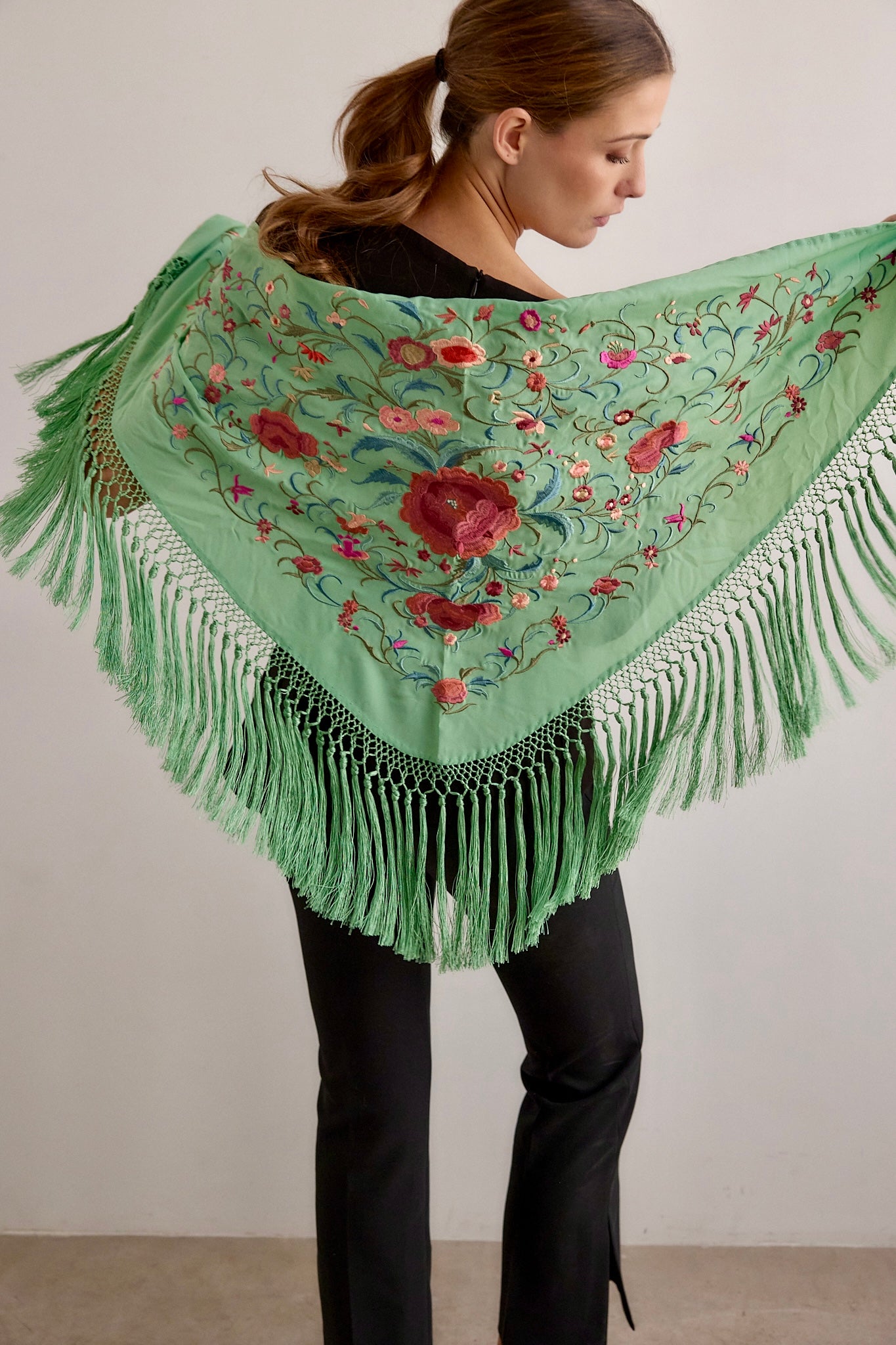 Mantoncillo Bordado verde menta