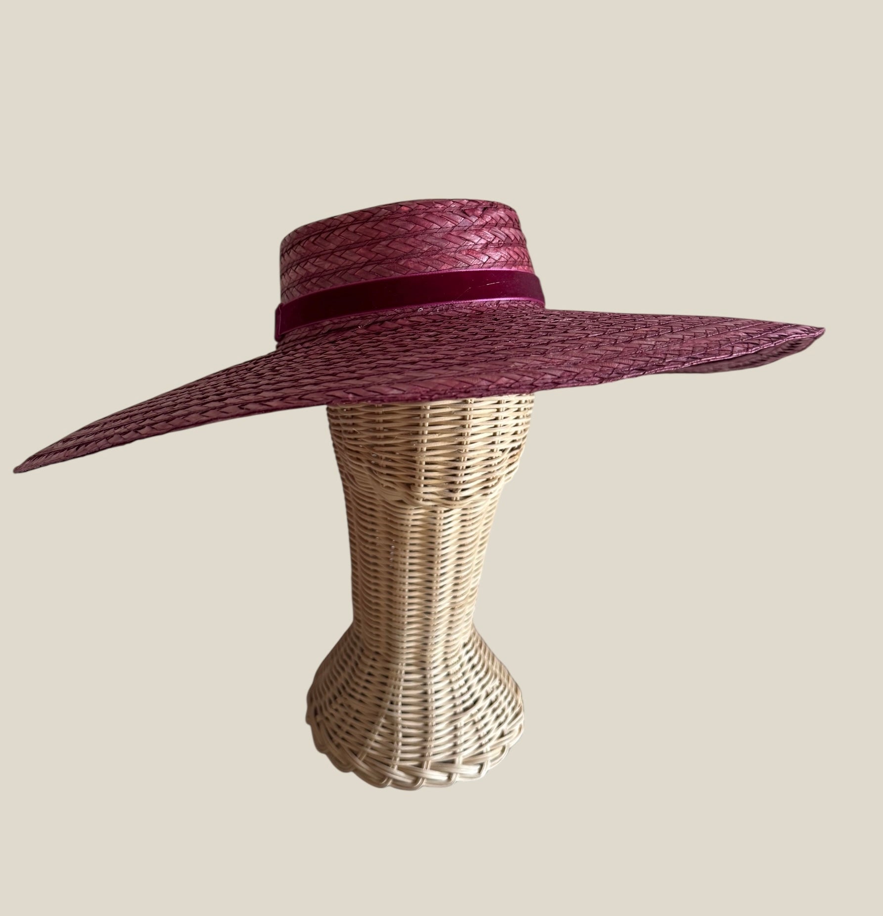 Pamela, paja, canotier, vino, invitada, boda, Marcela & co