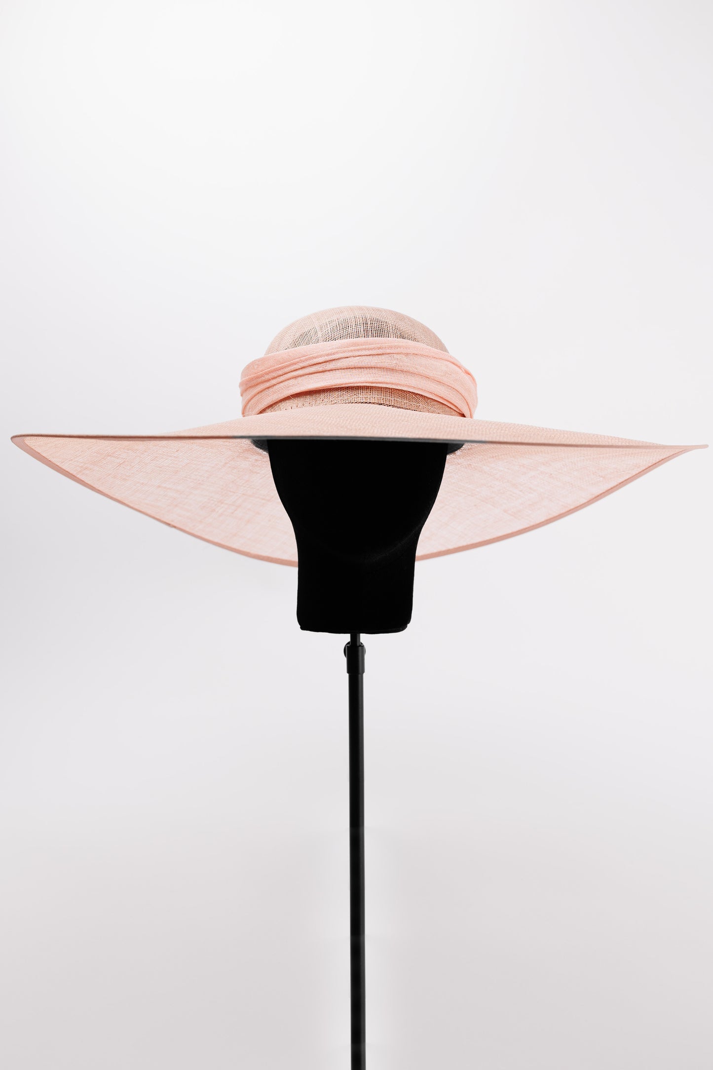 Pamela Caroline nude con cinta