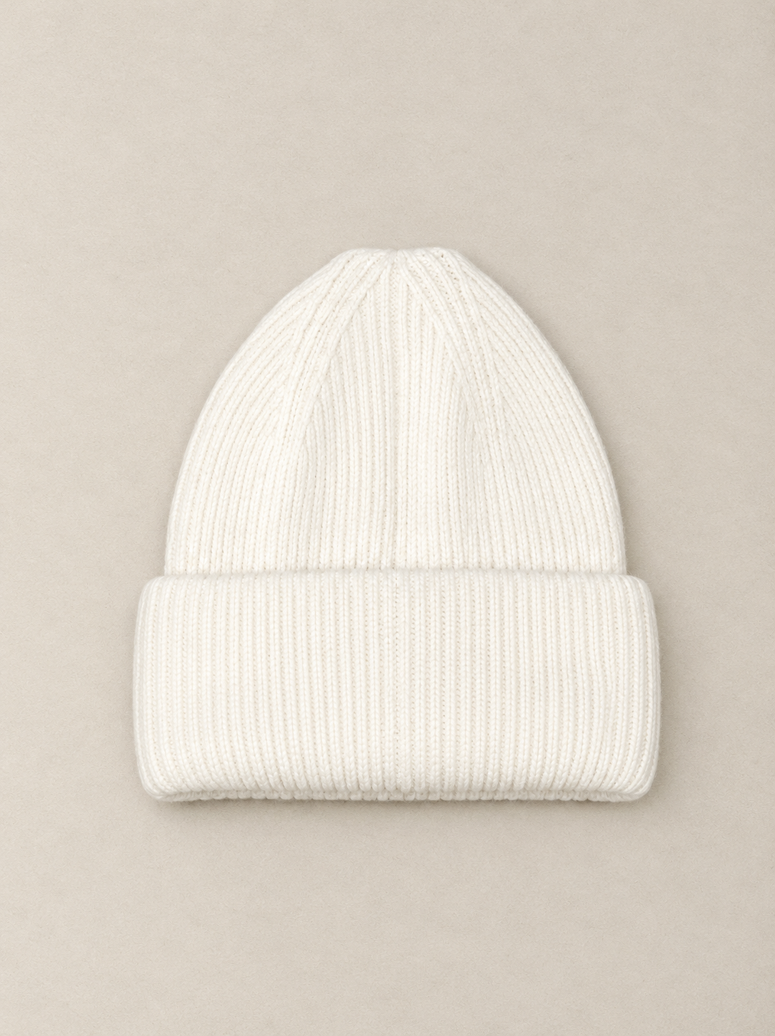 Gorro de punto blanco