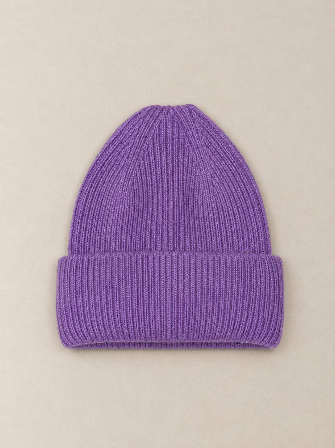 Gorro de punto morado