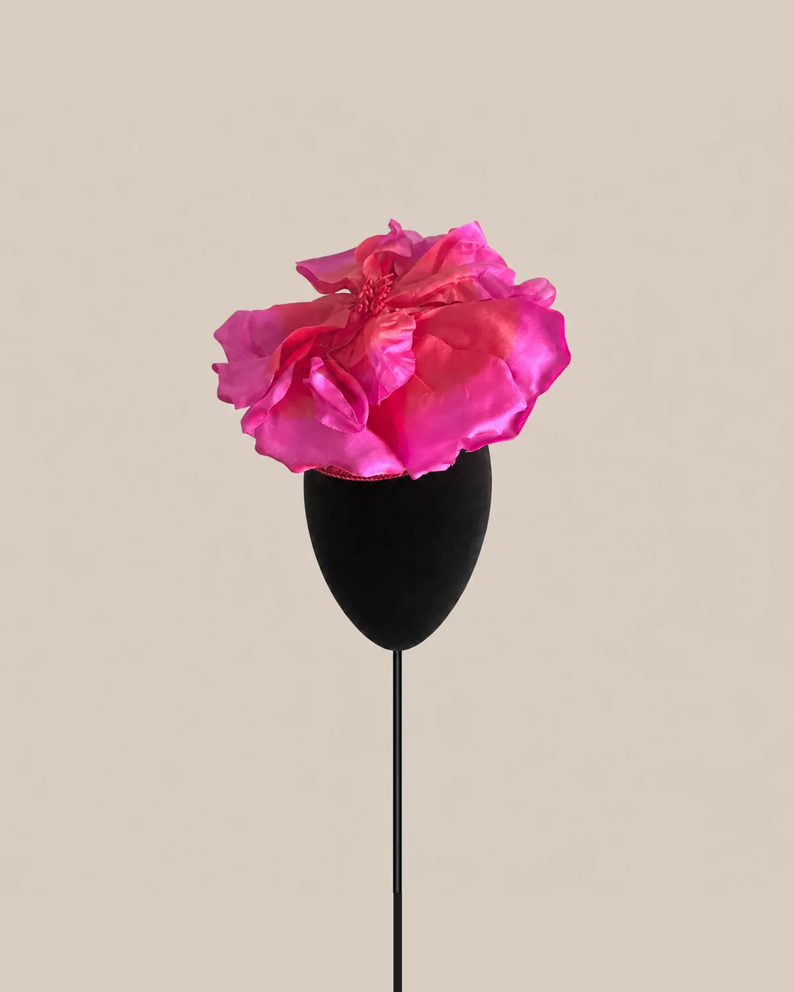 Tocado Agnes fucsia