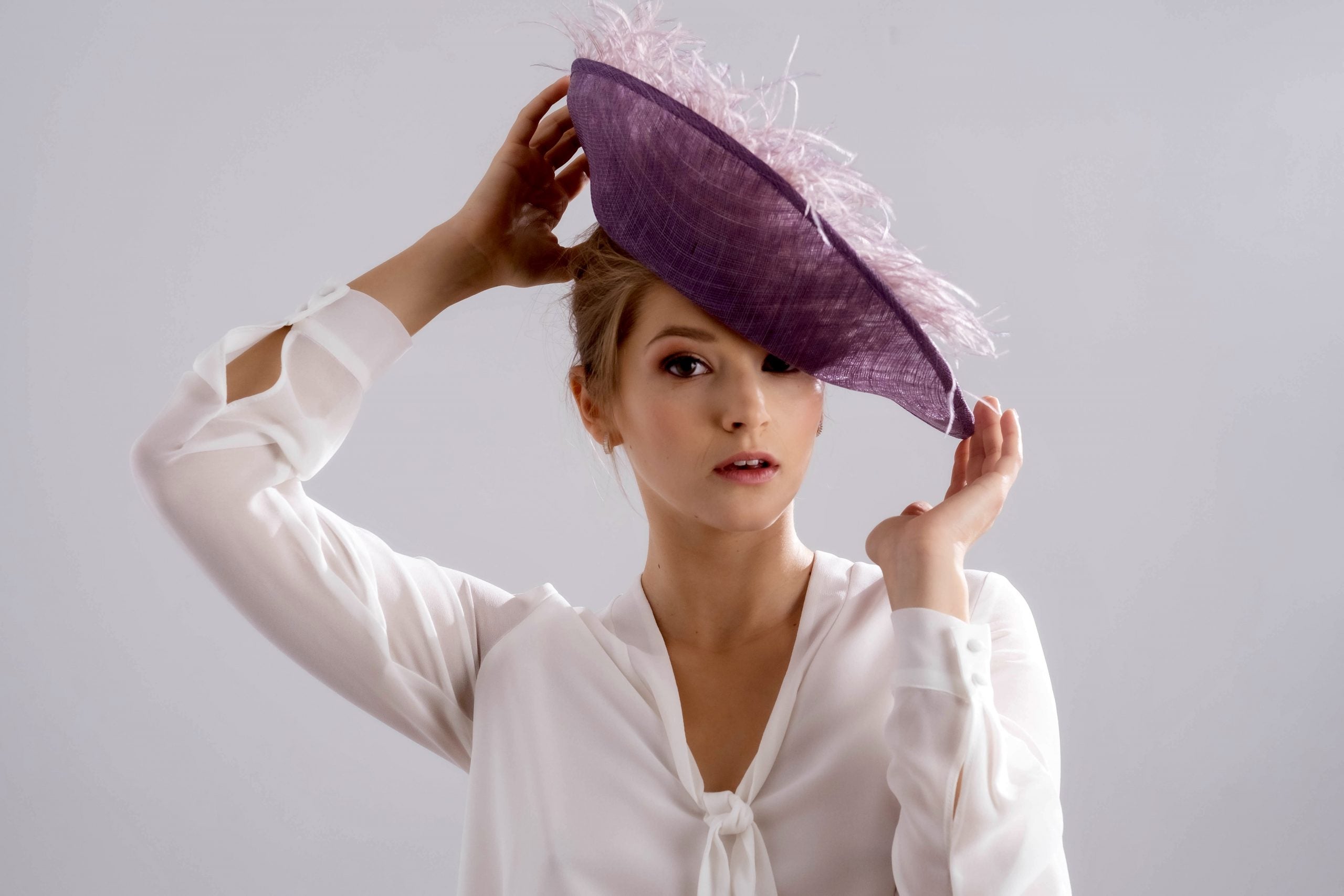 Tocado Amadea morada