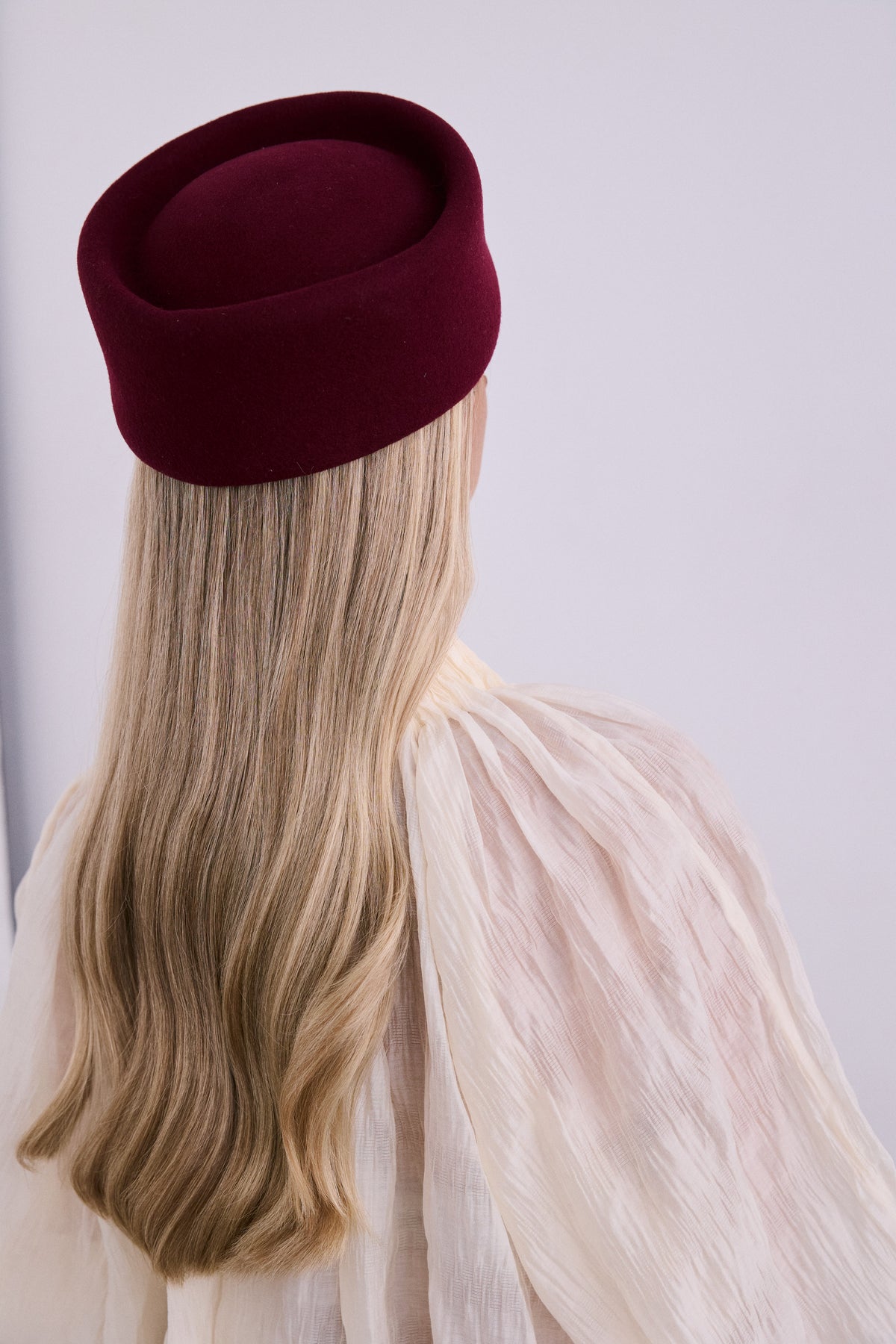 Tocado Casquete Jackie vino