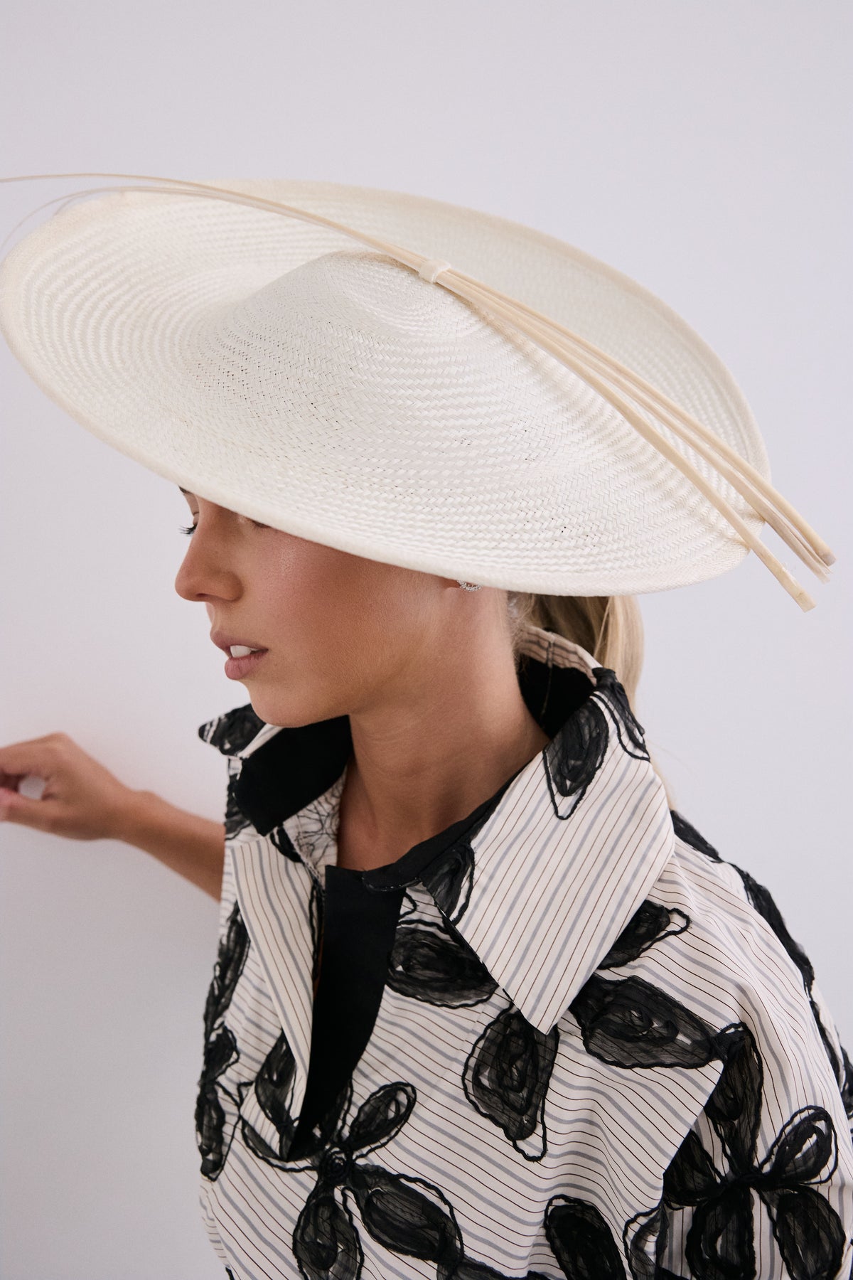 Tocado Renata beige
