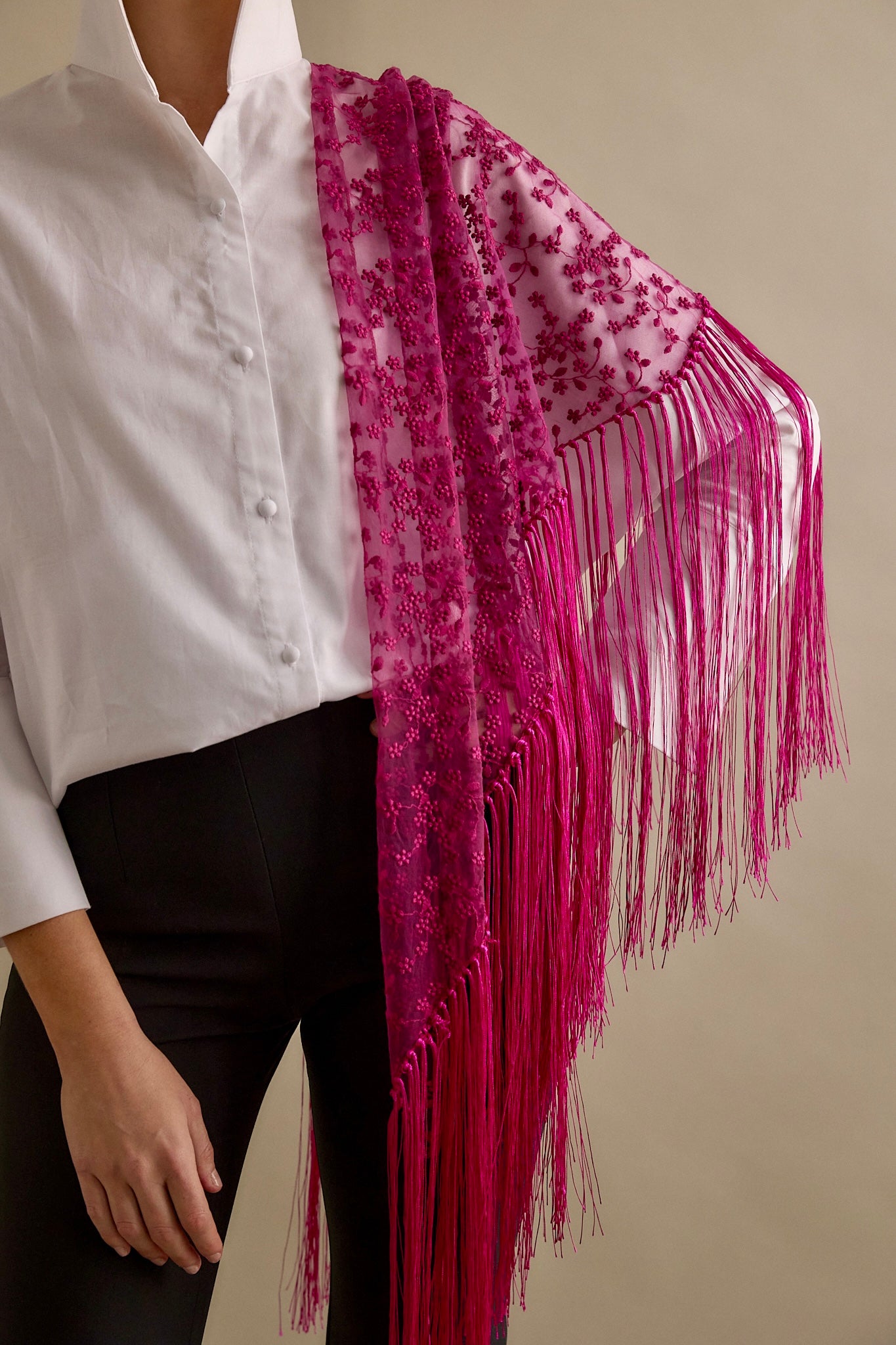 Mantoncillo Bordado Fucsia