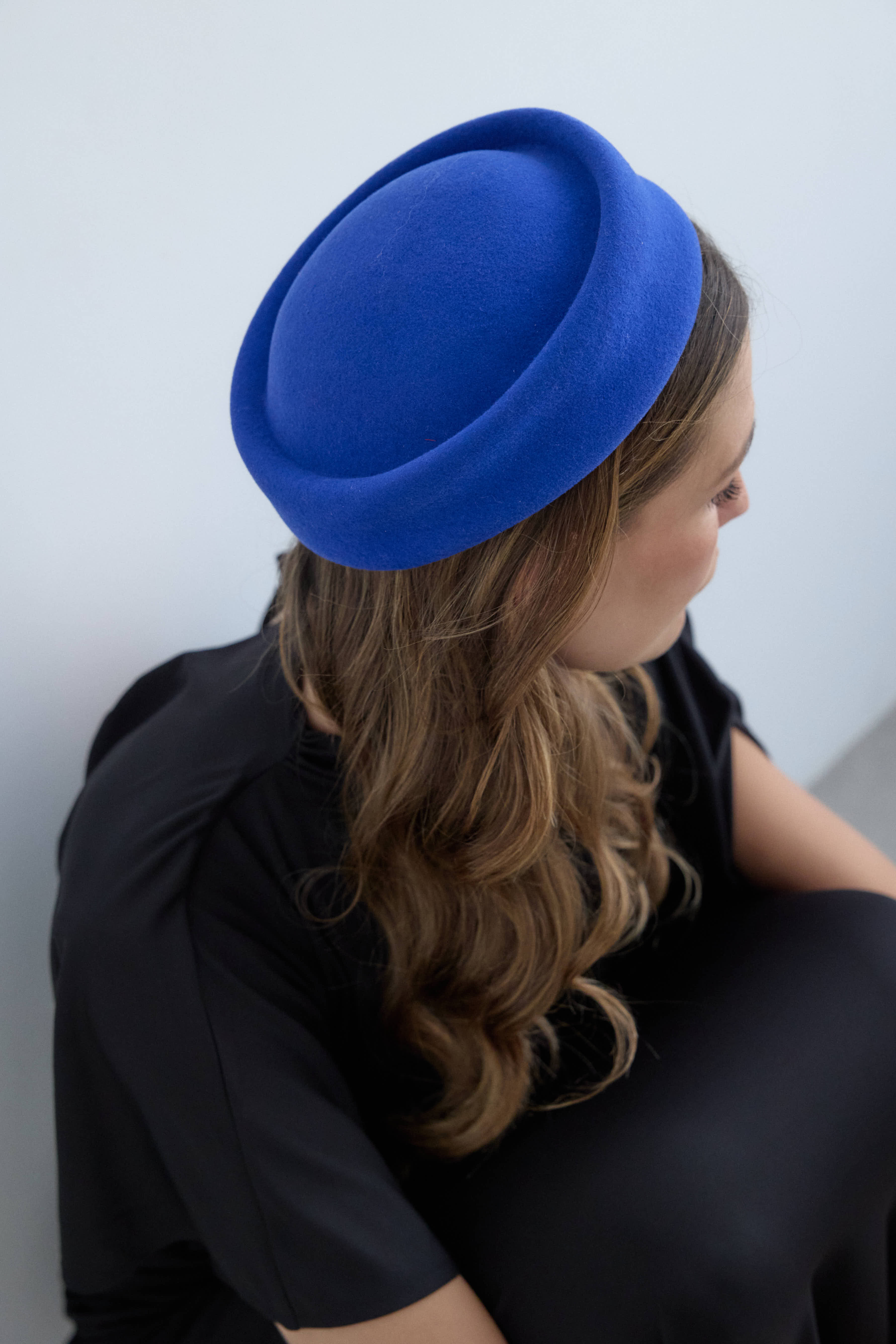 Tocado Casquete Jackie azul klein mini