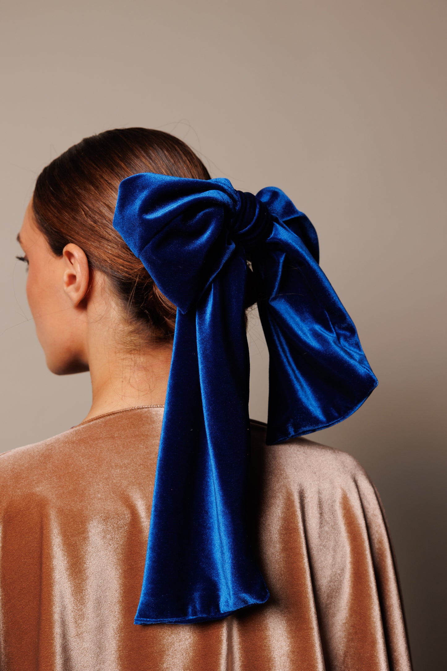 Klein blue velvet ribbon bow