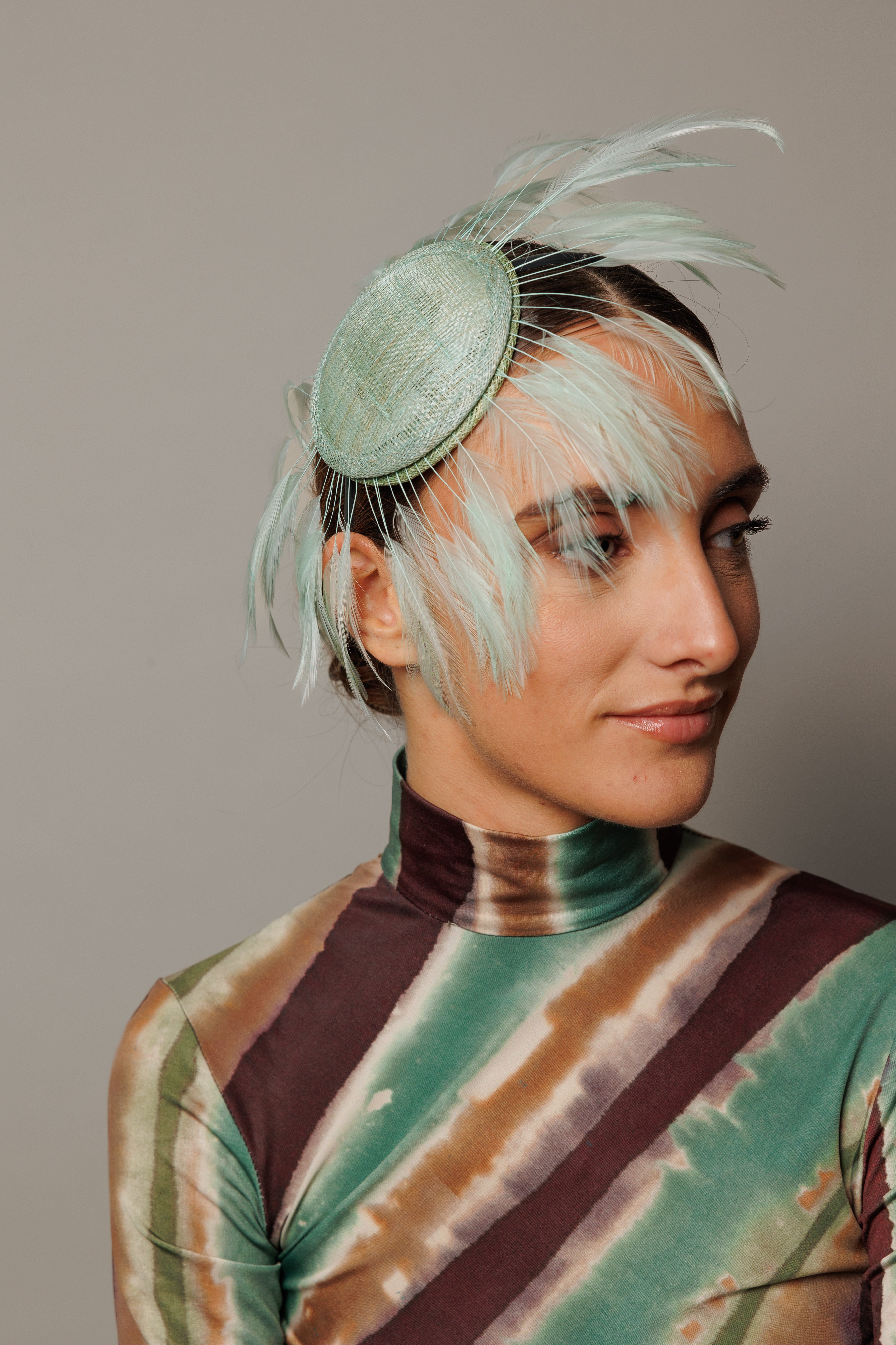 Tocado Feather verde menta