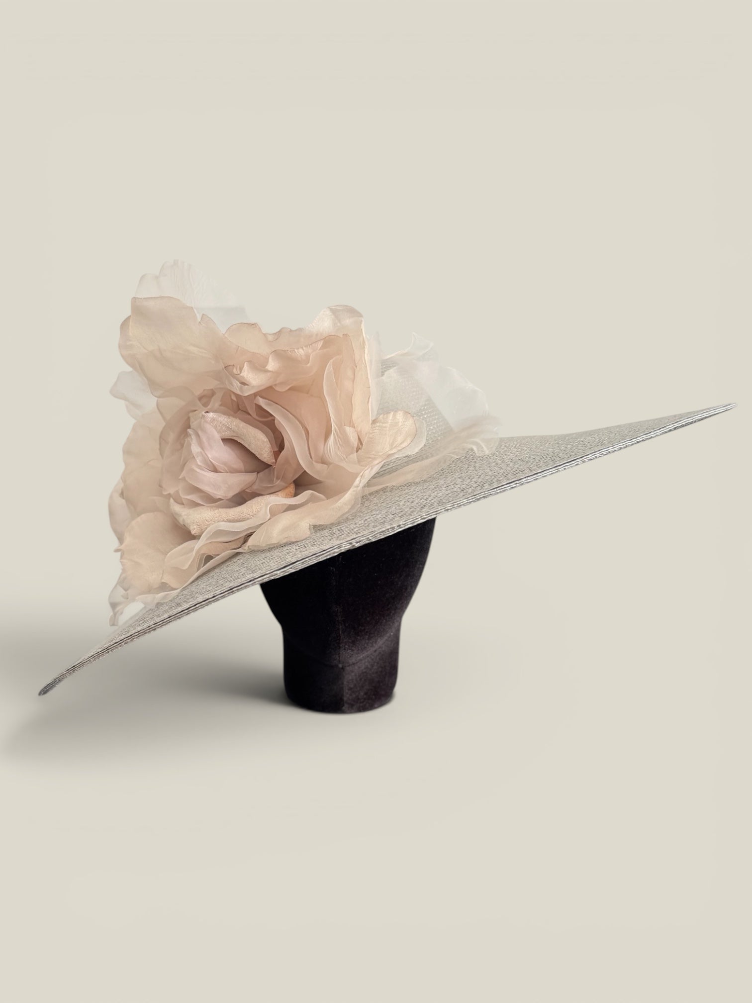 Pamela Raimunda gris