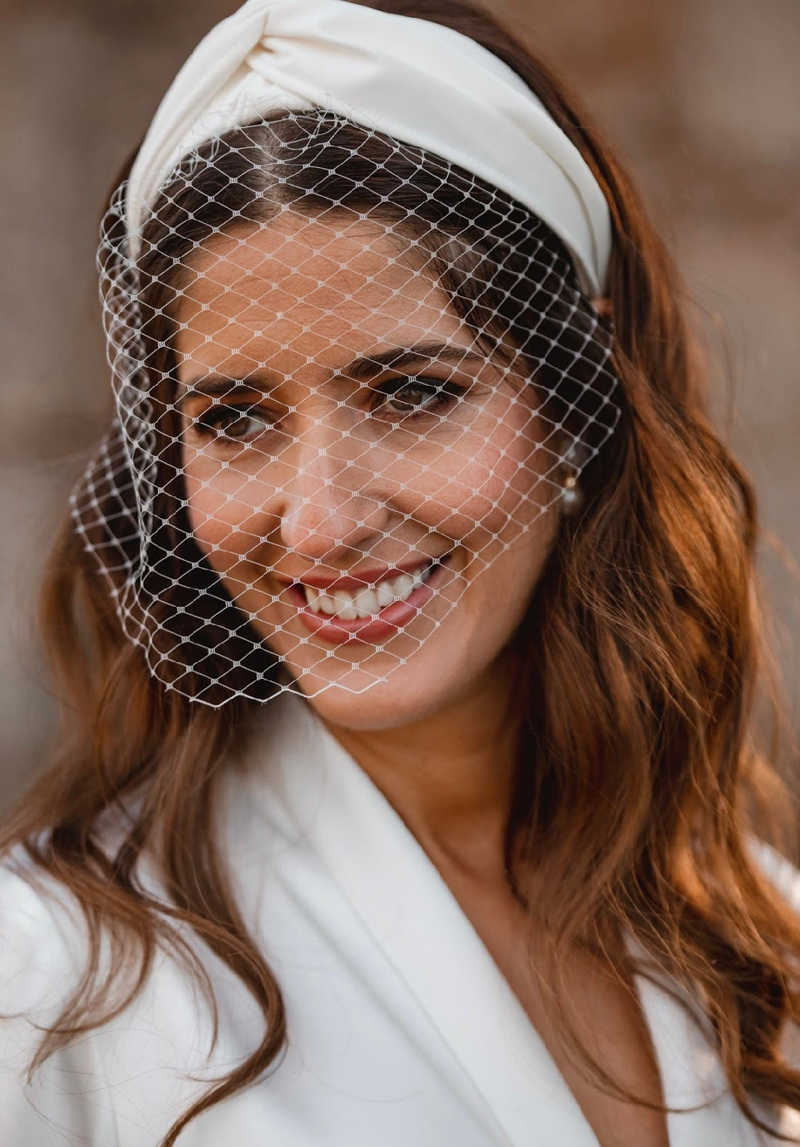 Diadema Baronesa blanco de crepe